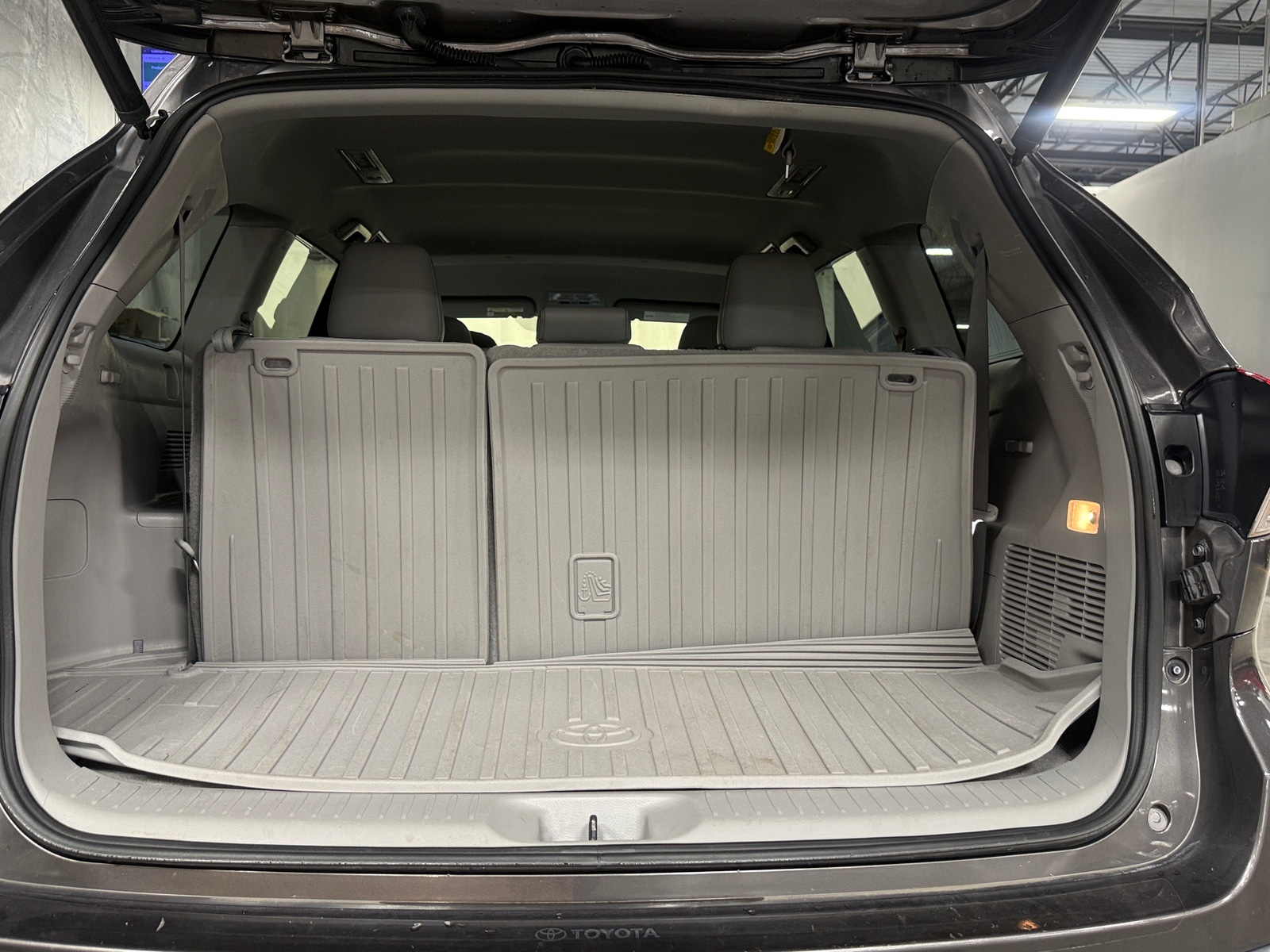 Thumbnail: 2017 Toyota Highlander - 7
