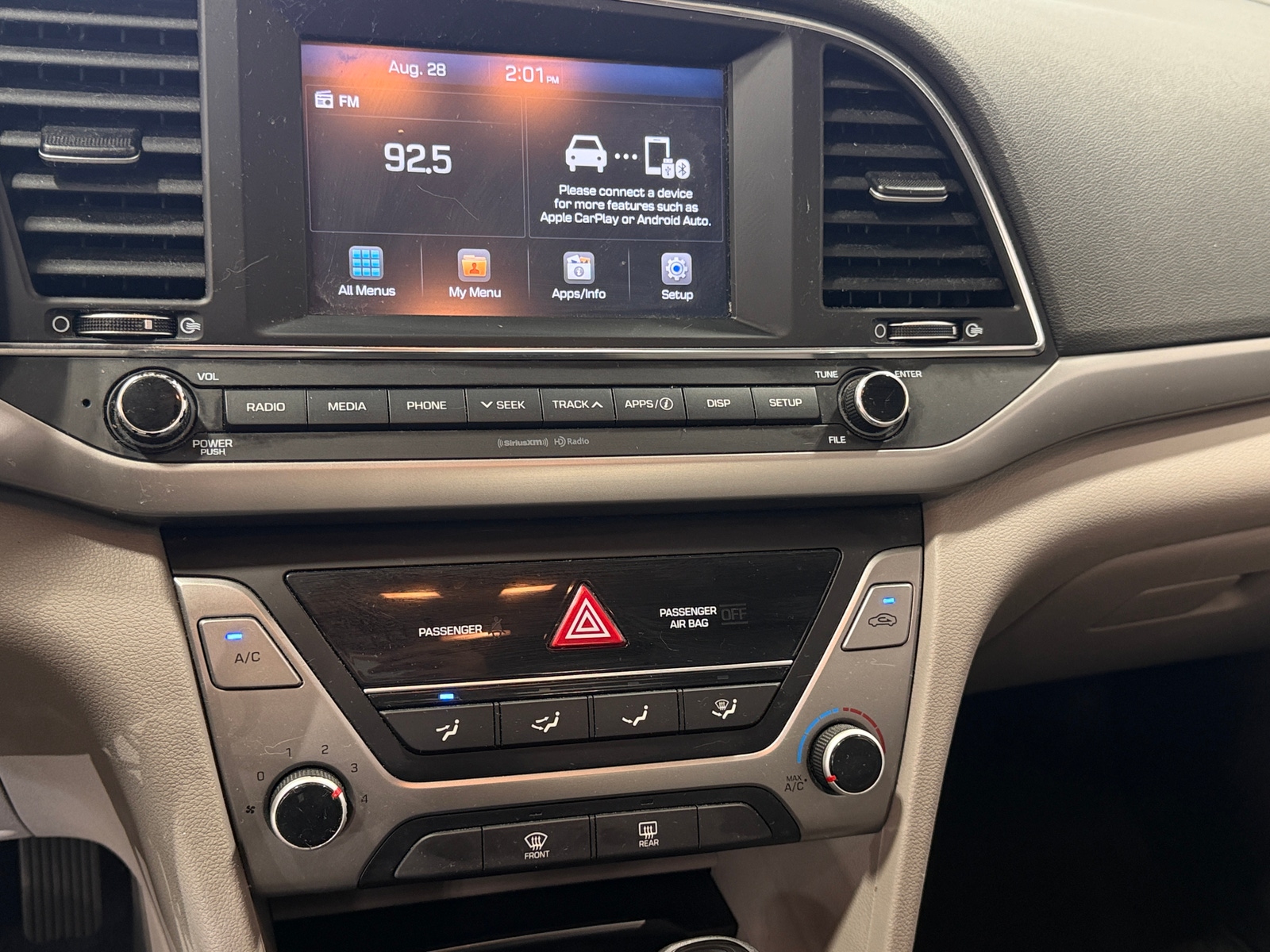 Thumbnail: 2017 Hyundai Elantra - 4
