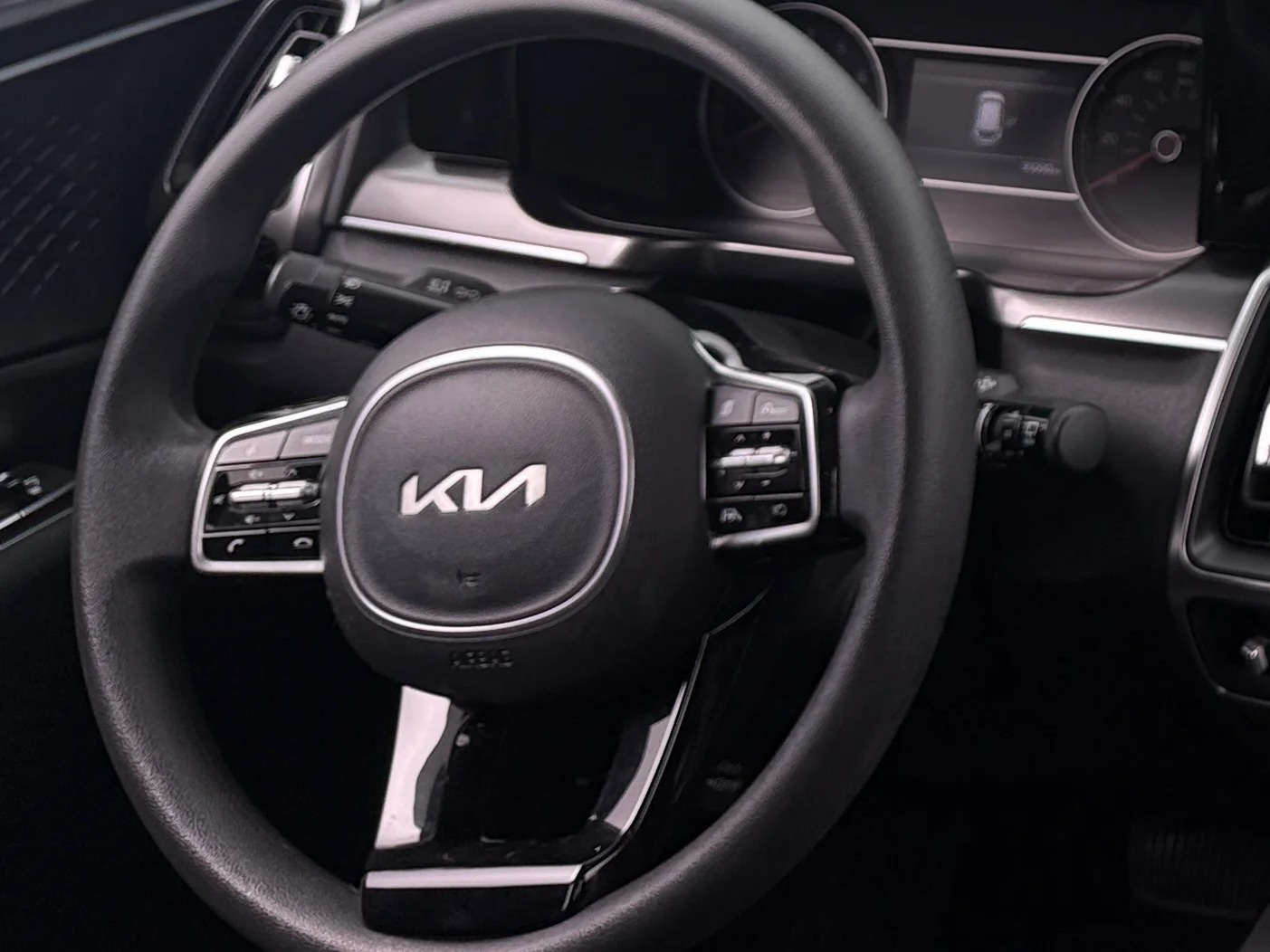 Thumbnail: 2023 Kia Sorento - 5
