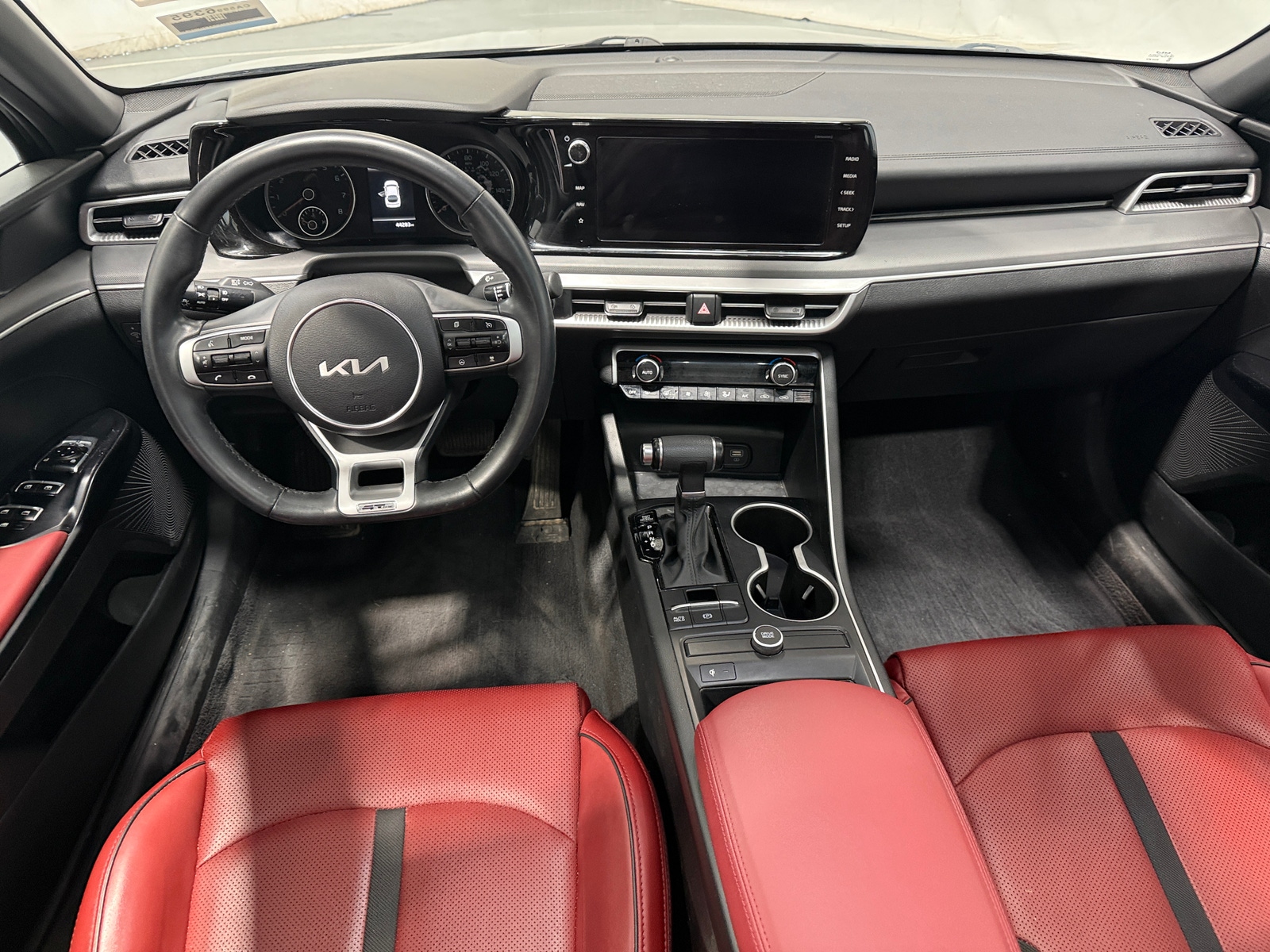 Thumbnail: 2023 Kia K5 - 2