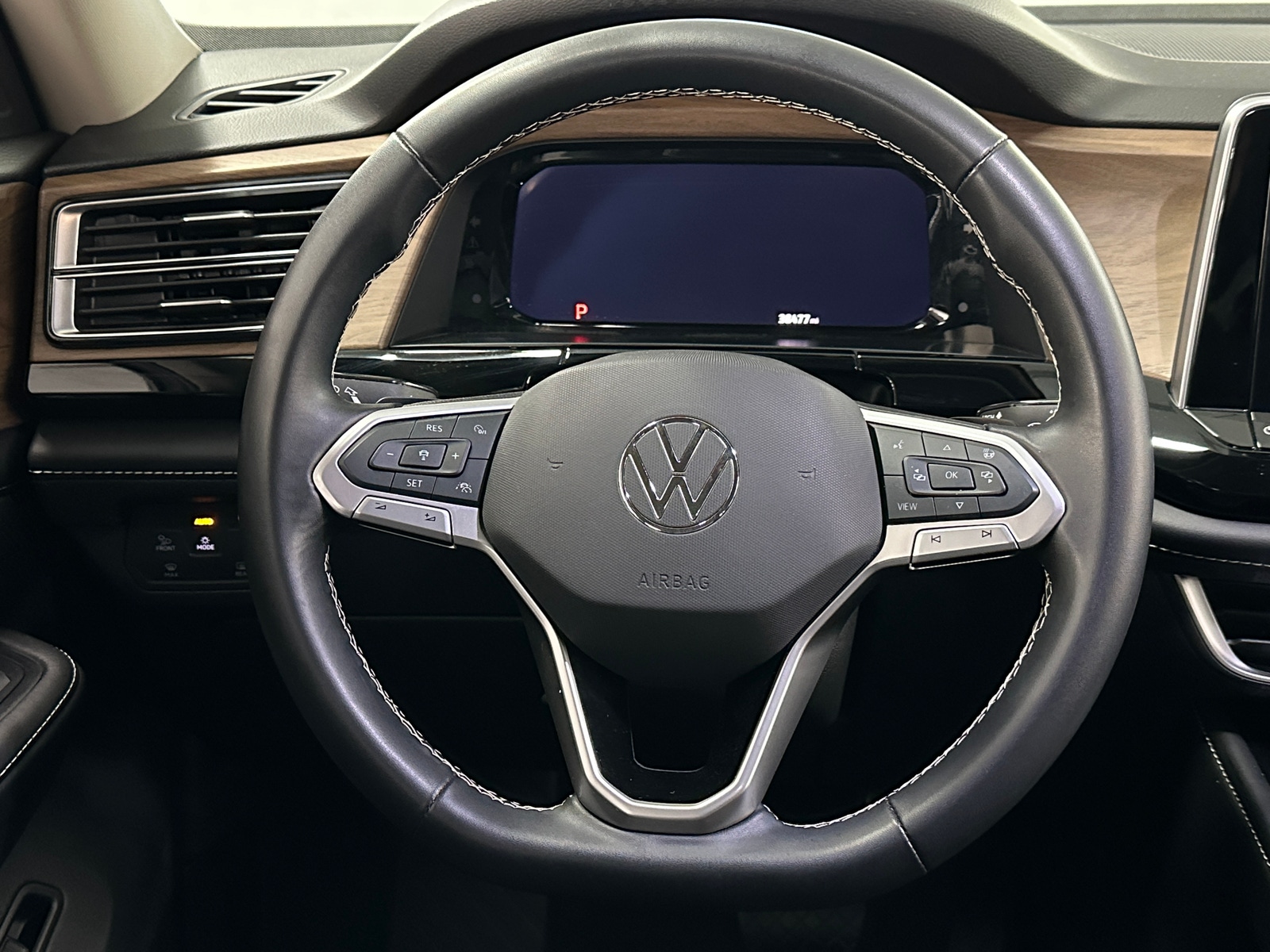 Thumbnail: 2024 Volkswagen Atlas - 4