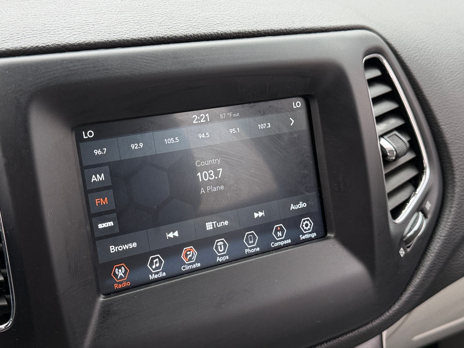 Thumbnail: 2021 Jeep Compass - 4
