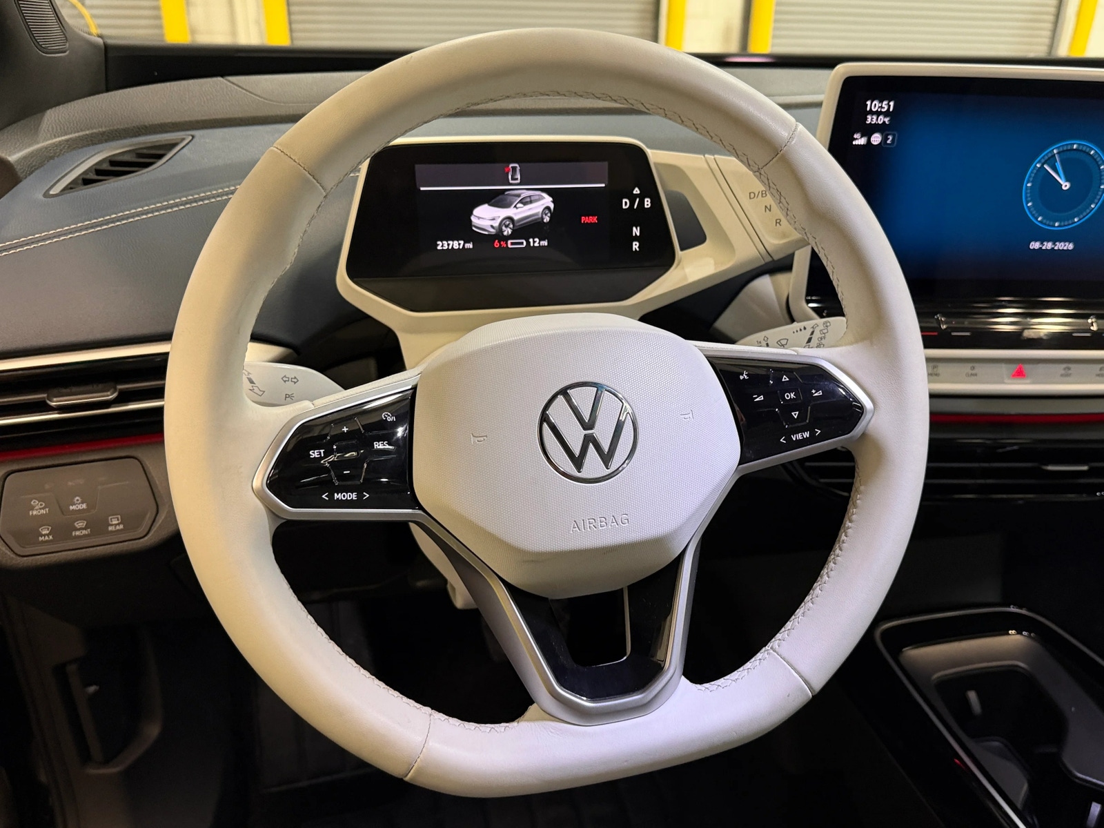Thumbnail: 2023 Volkswagen ID.4 - 4