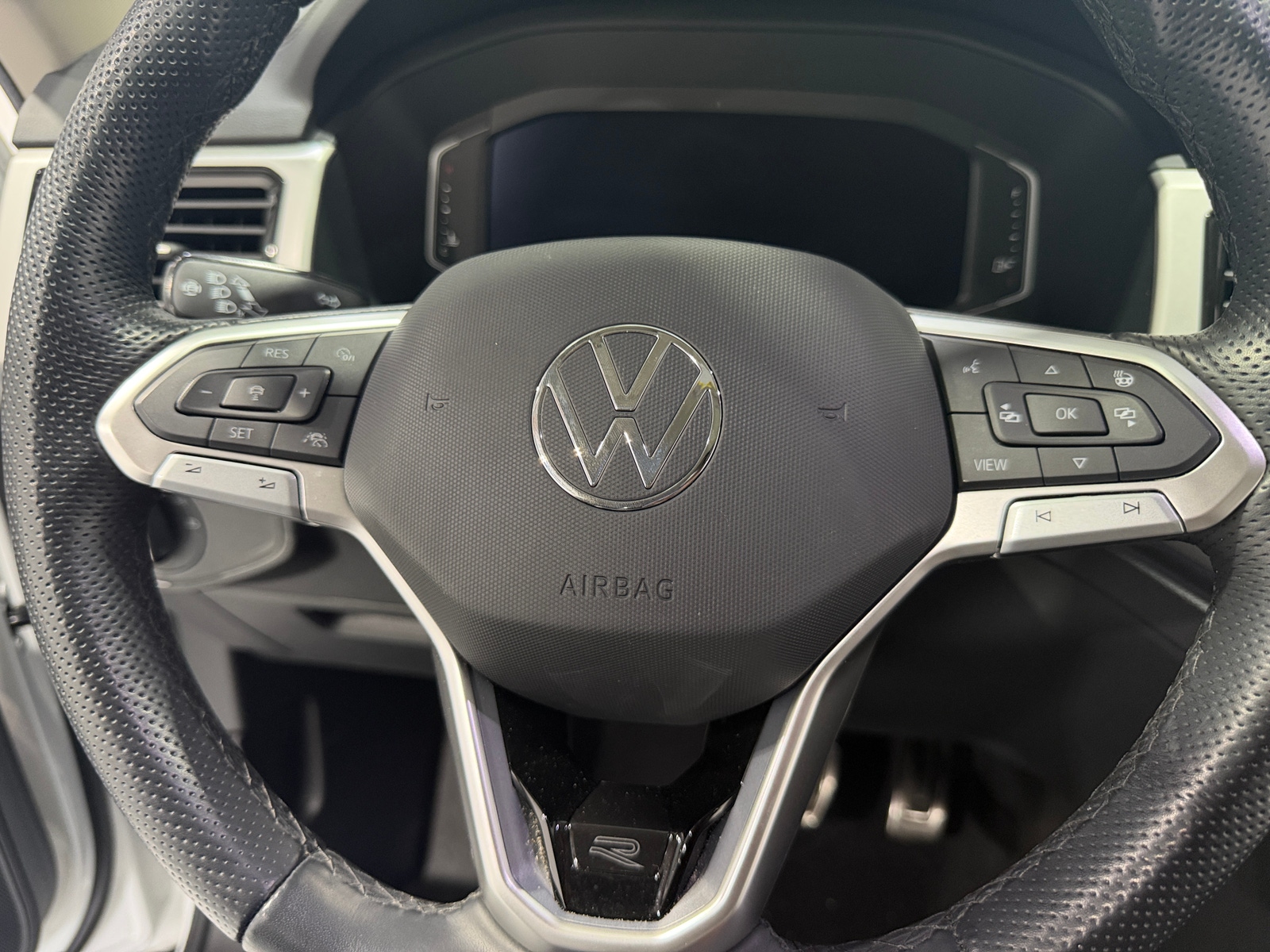 Thumbnail: 2023 Volkswagen Atlas - 4