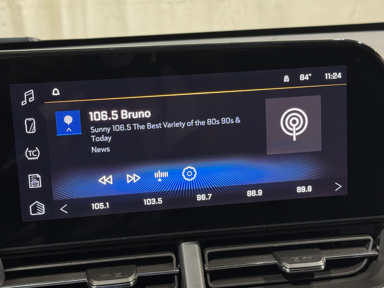 Thumbnail: 2025 Chevrolet Trax - 3