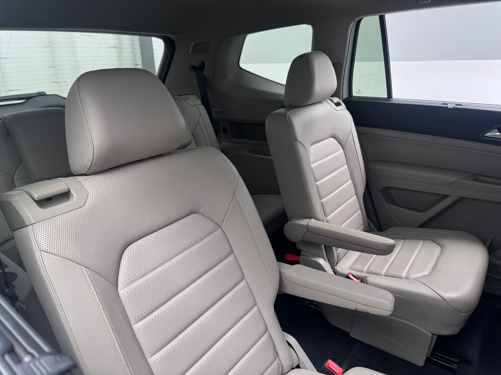 Thumbnail: 2018 Volkswagen Atlas - 6