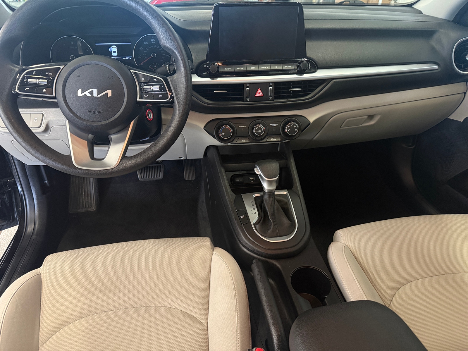 Thumbnail: 2022 Kia Forte - 3