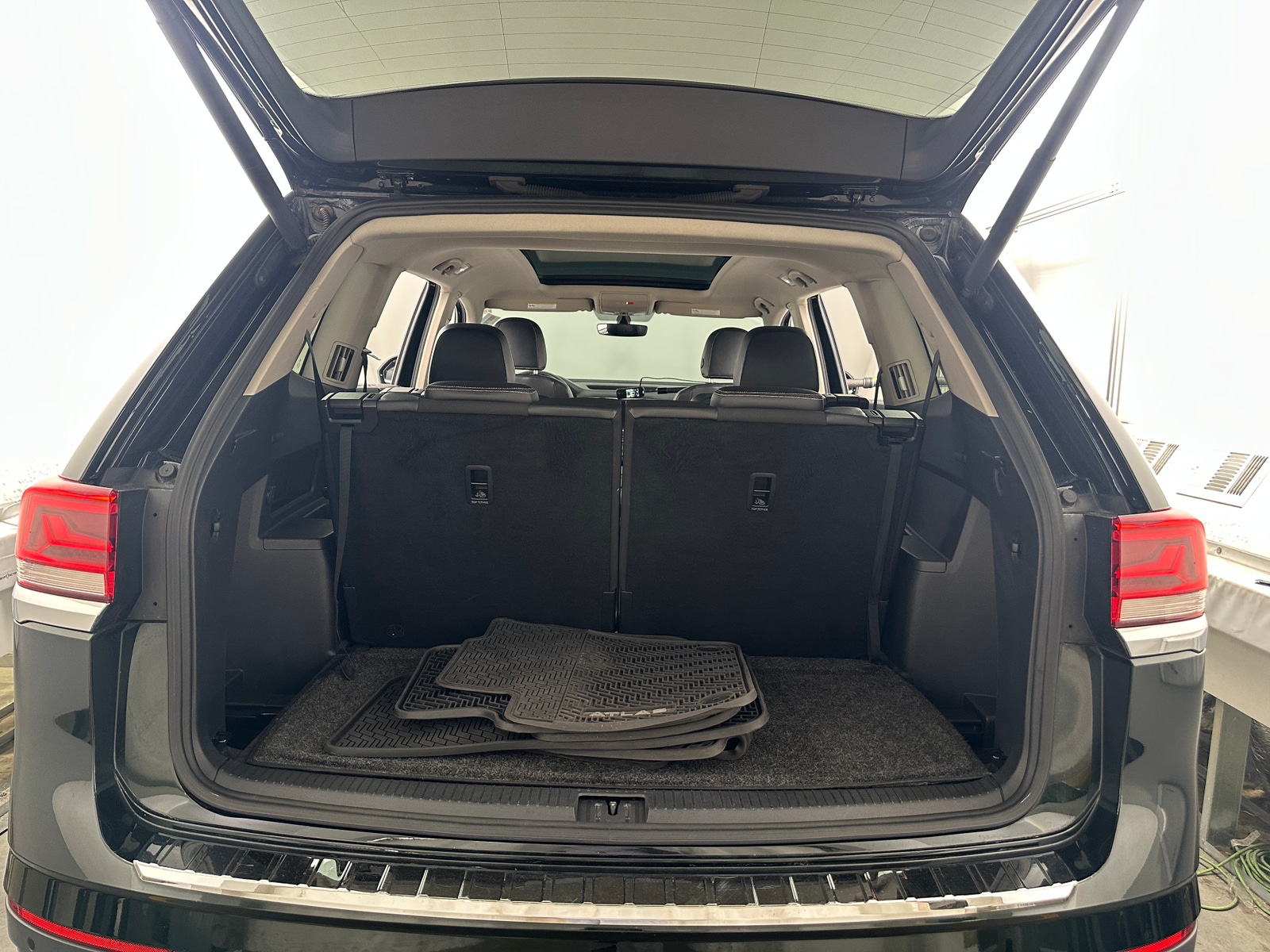 Thumbnail: 2021 Volkswagen Atlas - 6