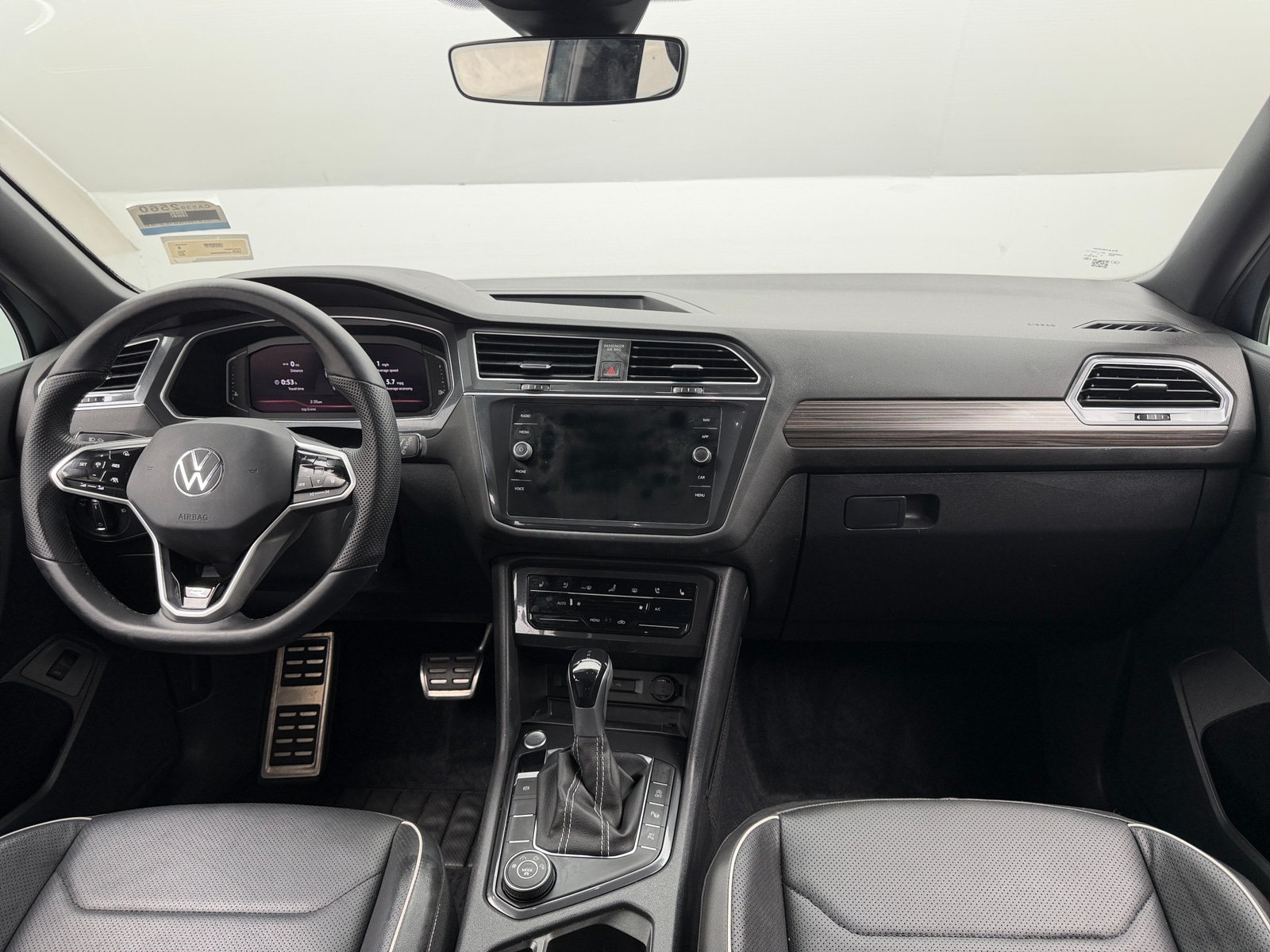 Thumbnail: 2022 Volkswagen Tiguan - 2
