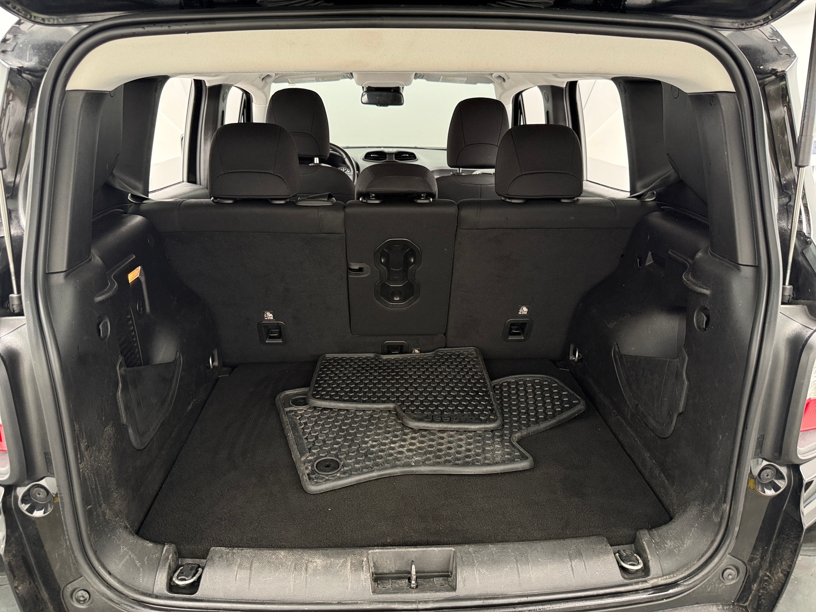 Thumbnail: 2022 Jeep Renegade - 6