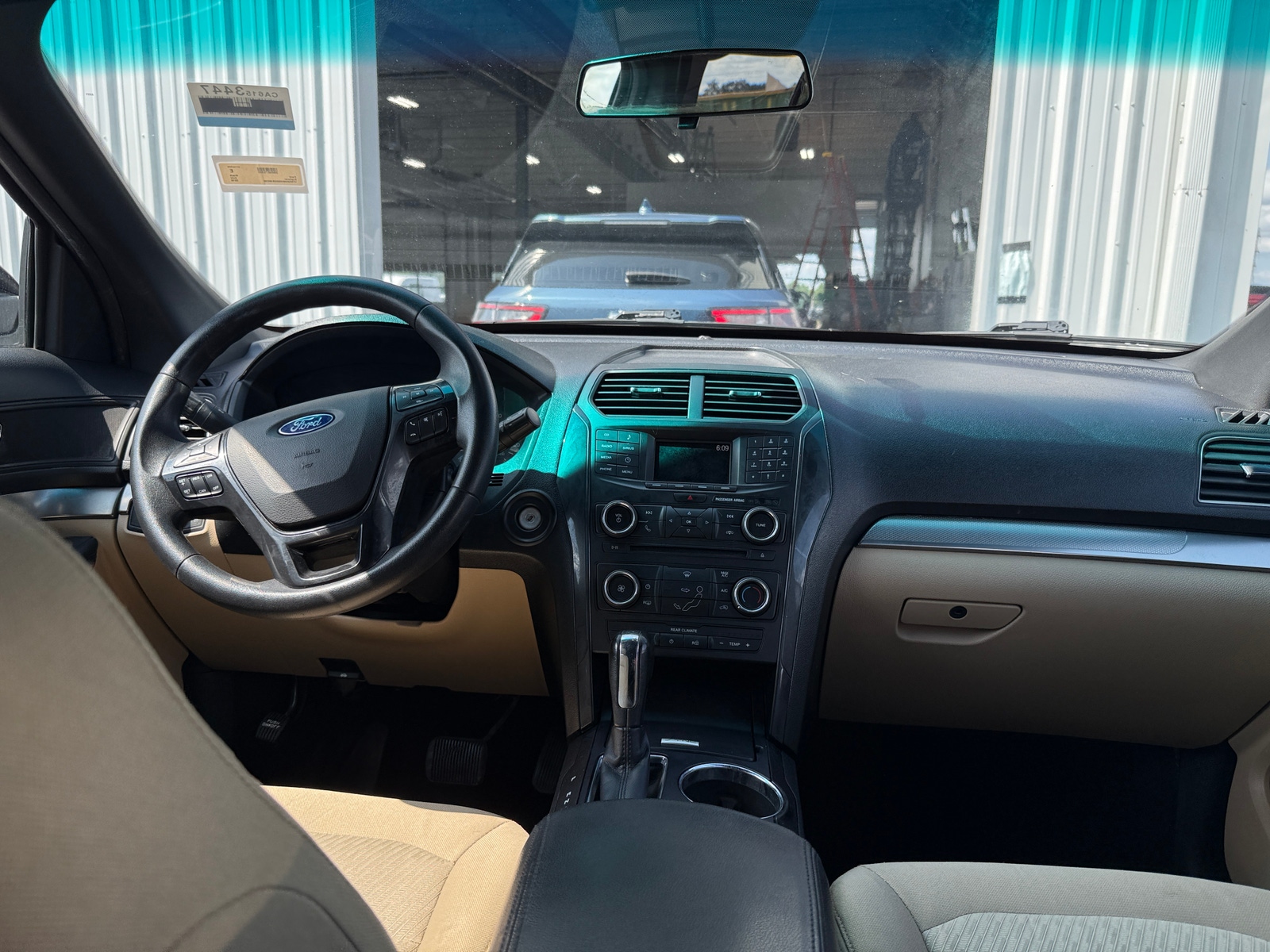 Thumbnail: 2016 Ford Explorer - 3