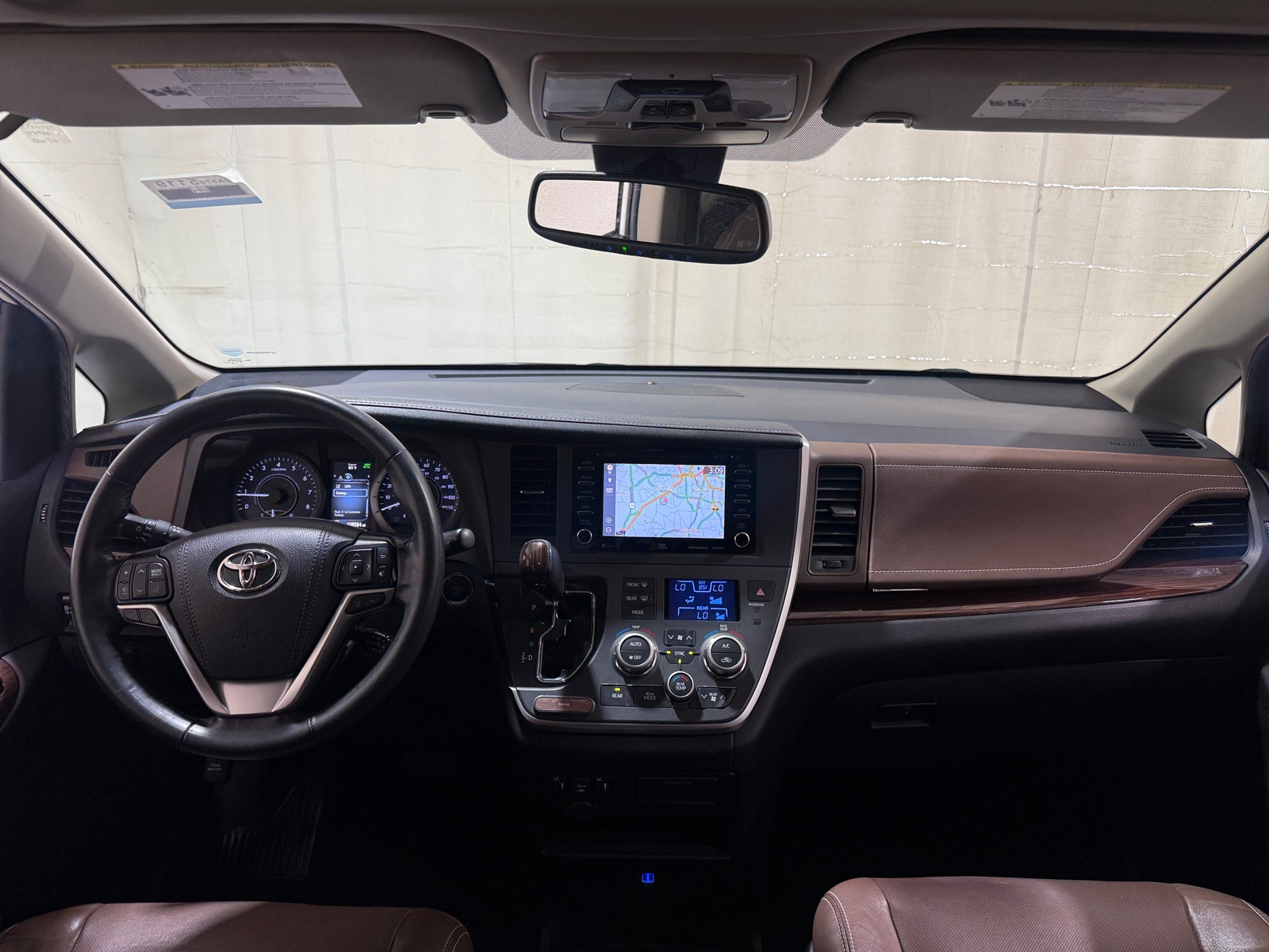 Thumbnail: 2020 Toyota Sienna - 3