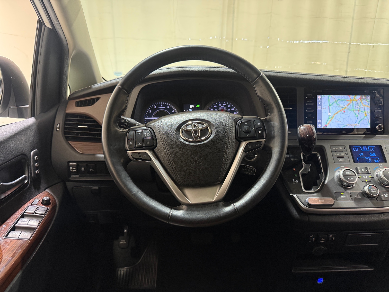 Thumbnail: 2020 Toyota Sienna - 5