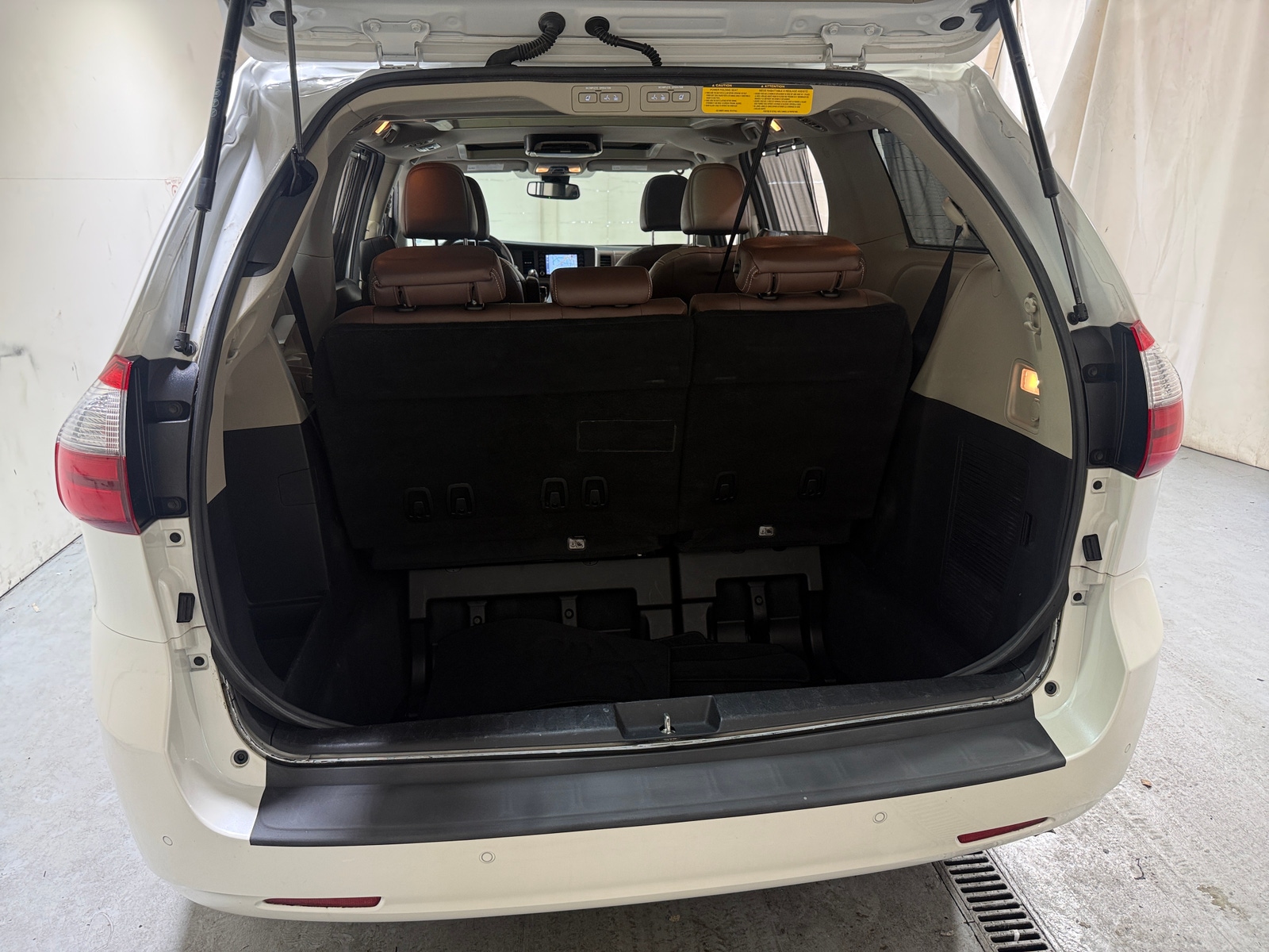 Thumbnail: 2020 Toyota Sienna - 7