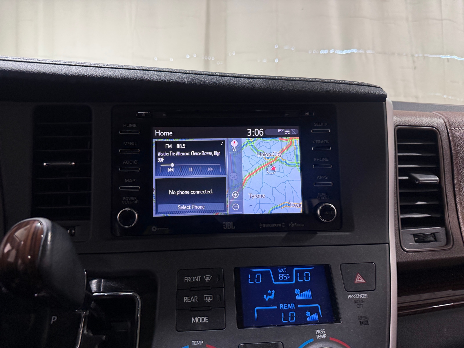 Thumbnail: 2020 Toyota Sienna - 4