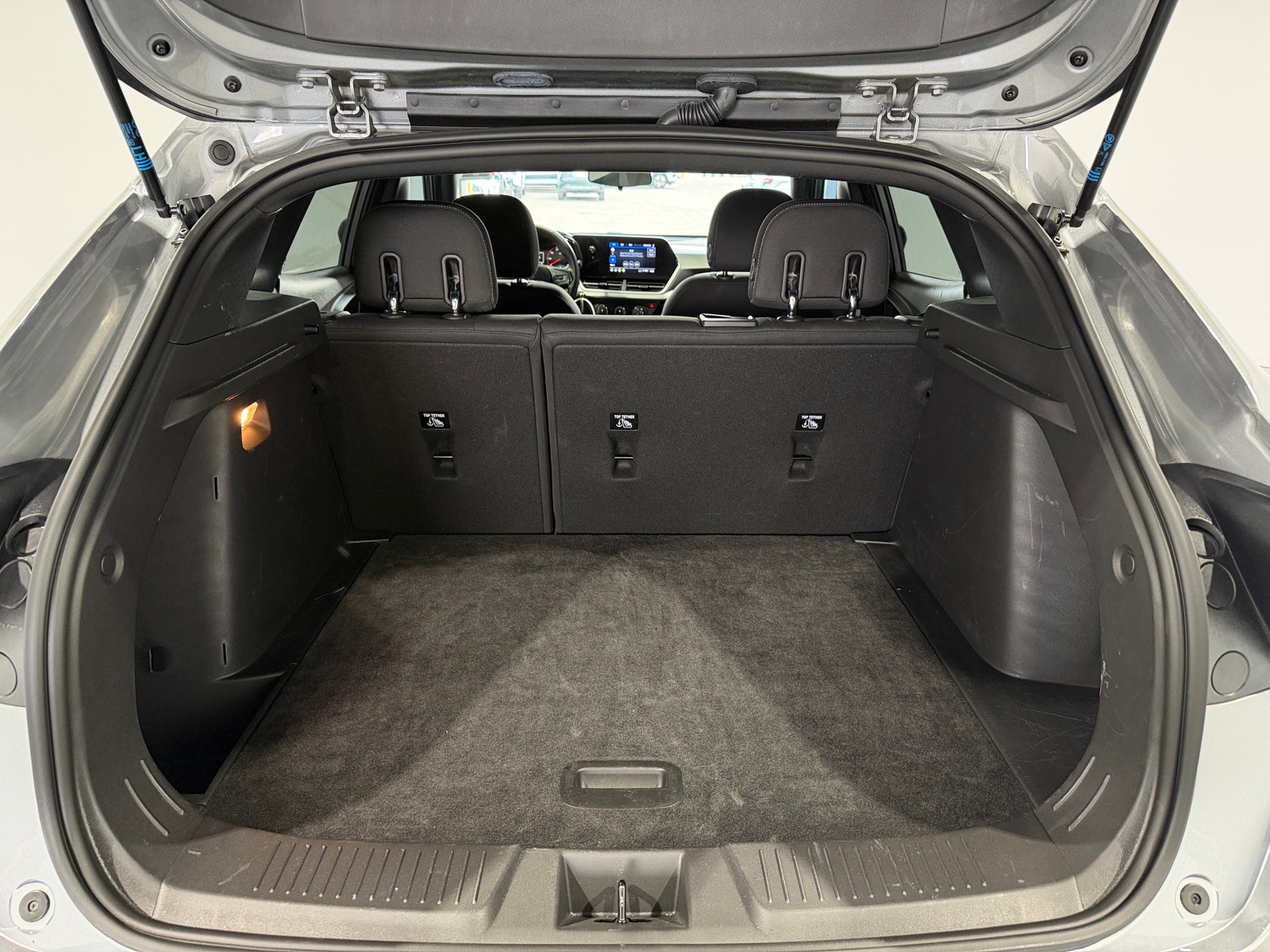 Thumbnail: 2025 Chevrolet Trax - 6