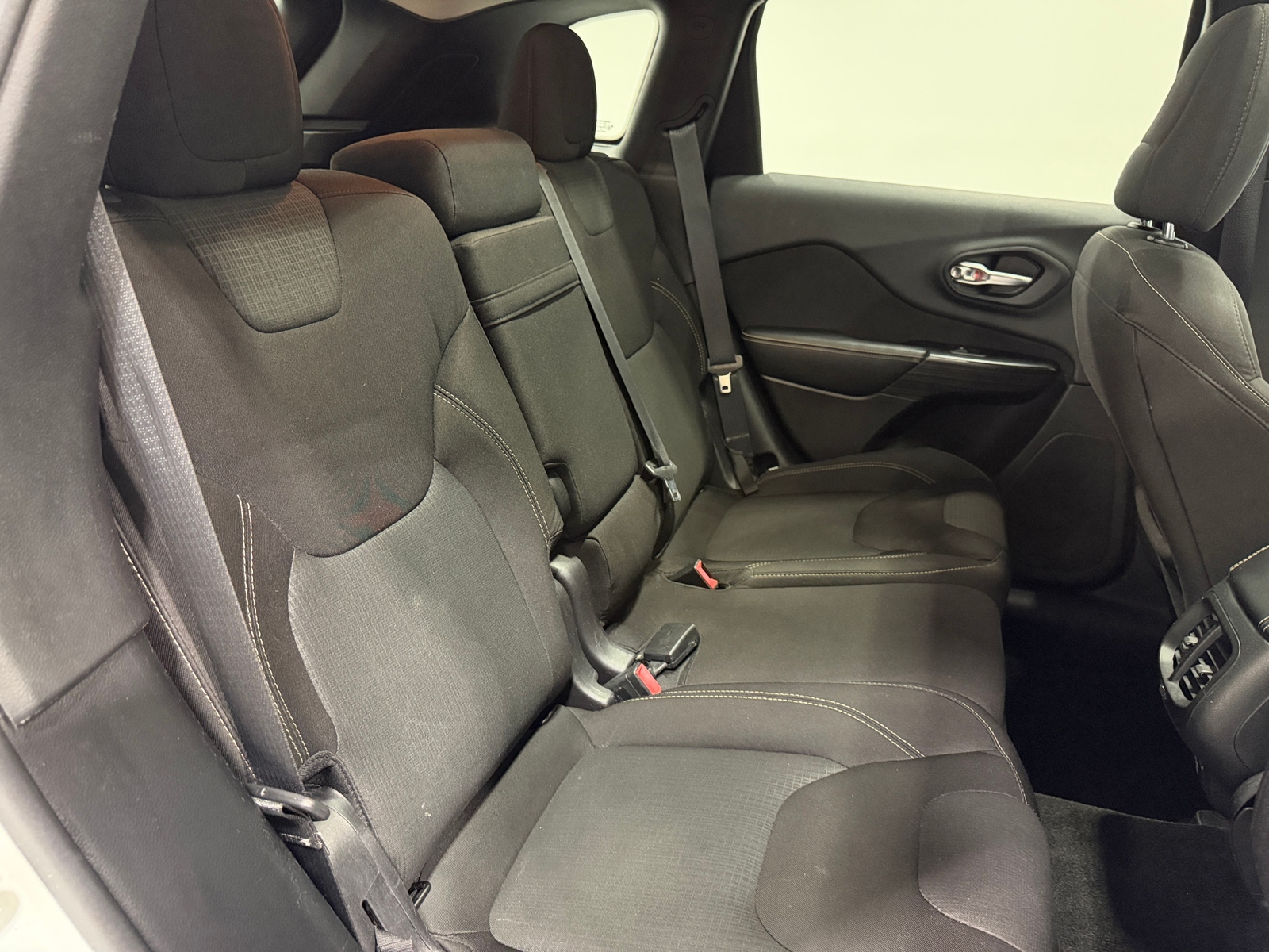 Thumbnail: 2015 Jeep Cherokee - 5