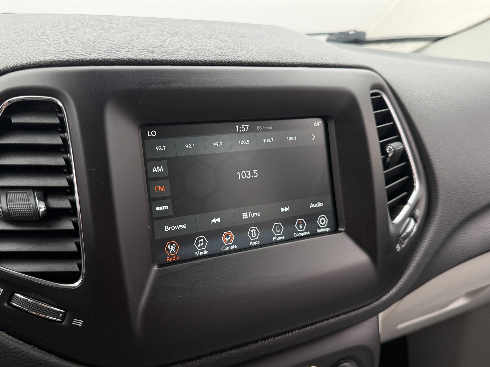 Thumbnail: 2019 Jeep Compass - 4