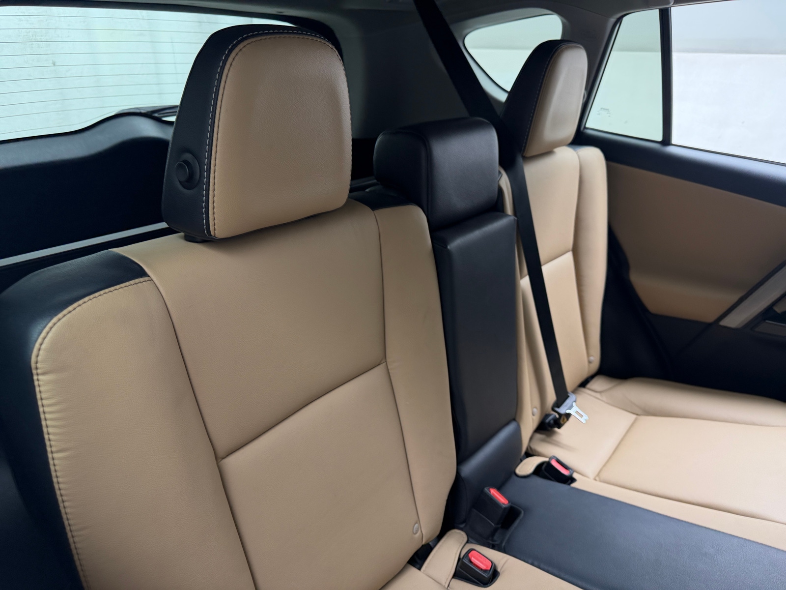 Thumbnail: 2017 Toyota RAV4 - 5