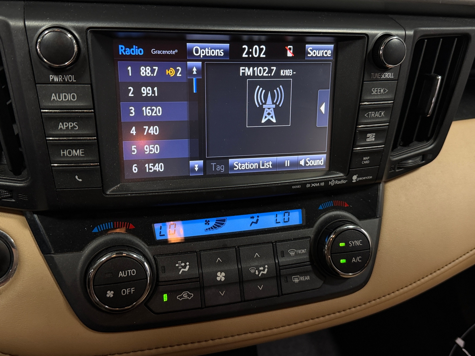 Thumbnail: 2017 Toyota RAV4 - 3