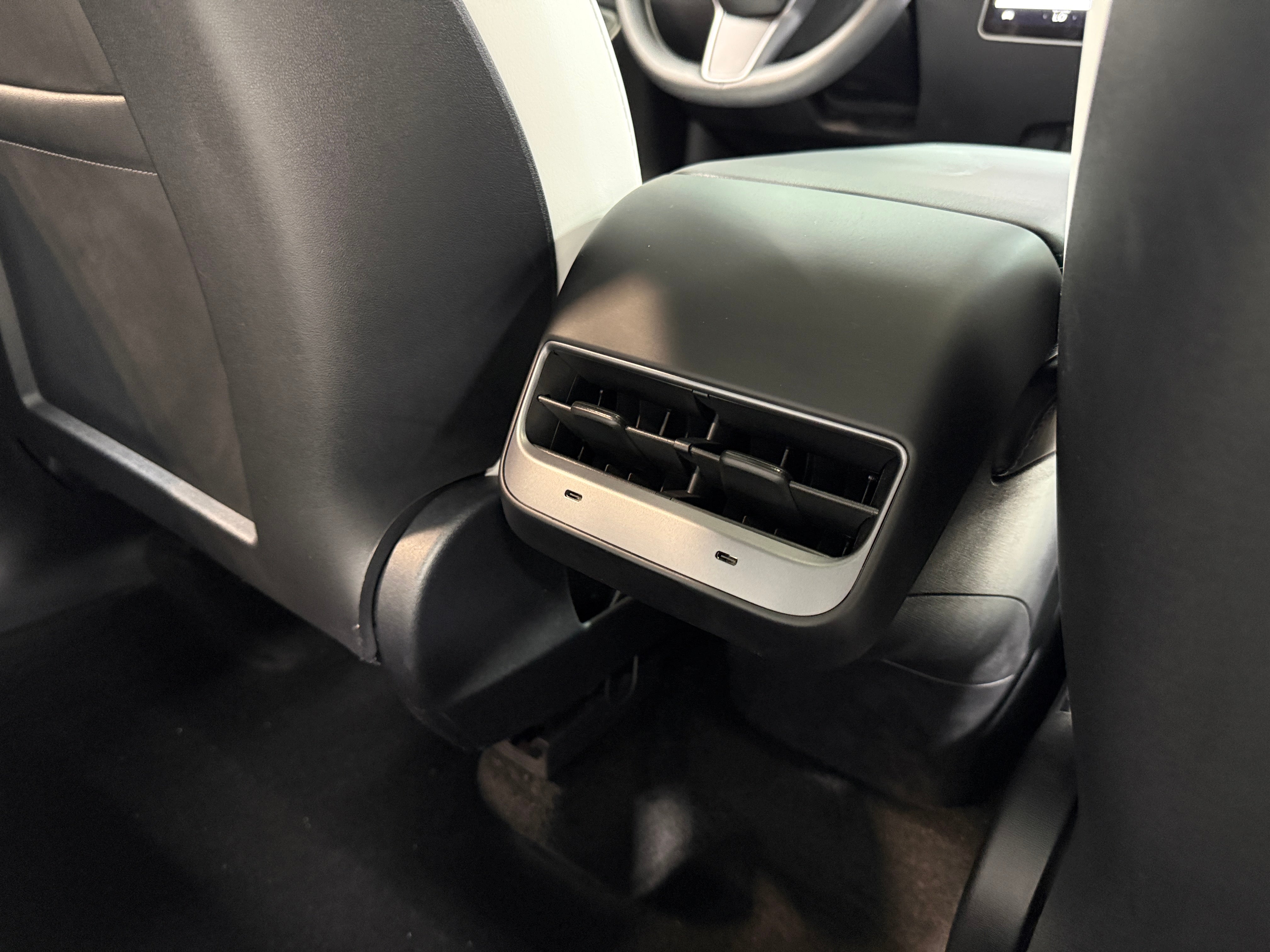 Used 2024 Tesla Model Y Performance with VIN 7SAYGDEF4RF066023 for sale in Oak Creek, WI