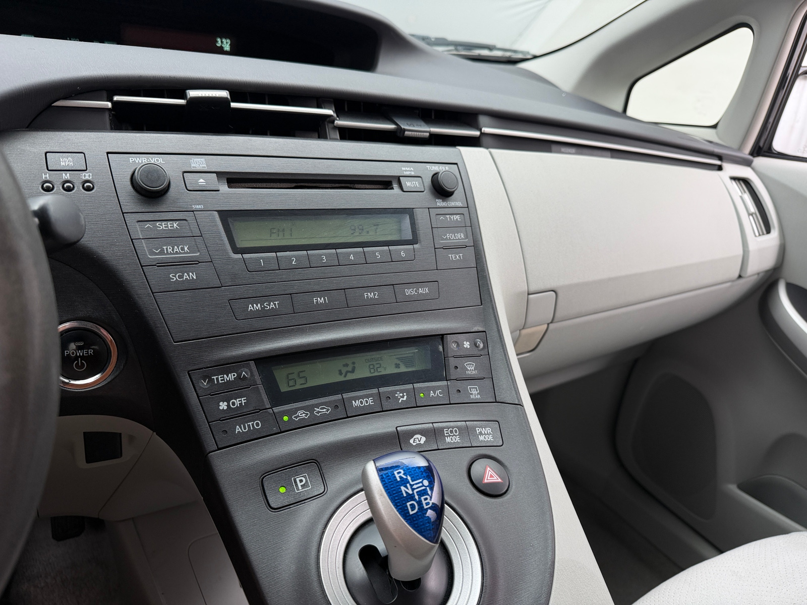 Thumbnail: 2010 Toyota Prius - 4