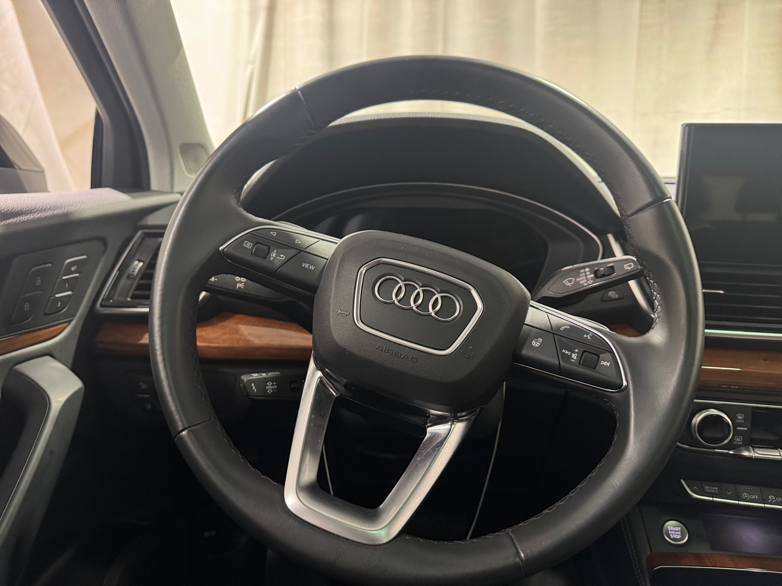 Thumbnail: 2023 Audi Q5 - 4