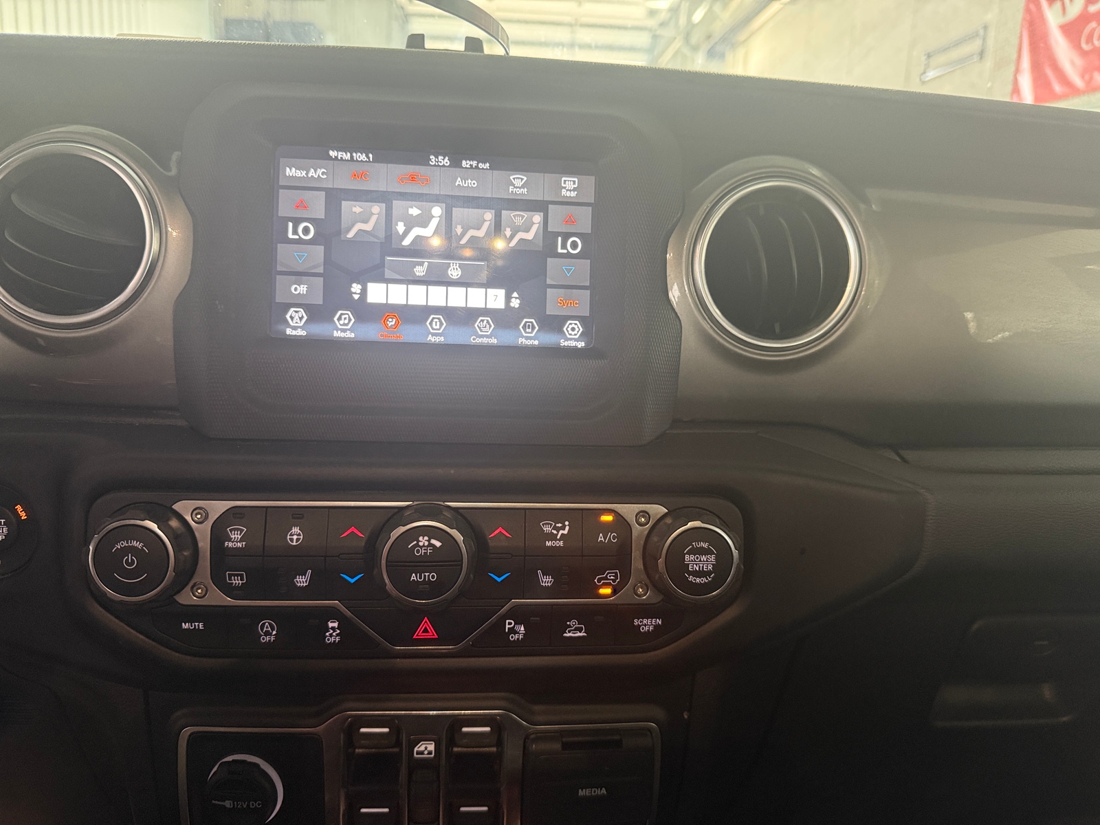 Thumbnail: 2021 Jeep Gladiator - 4