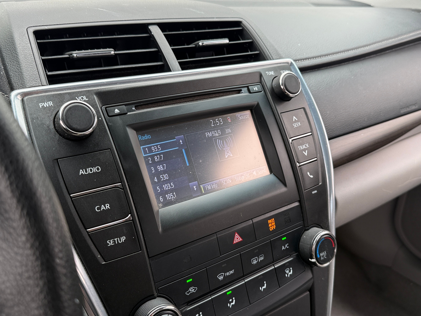 Thumbnail: 2015 Toyota Camry - 4