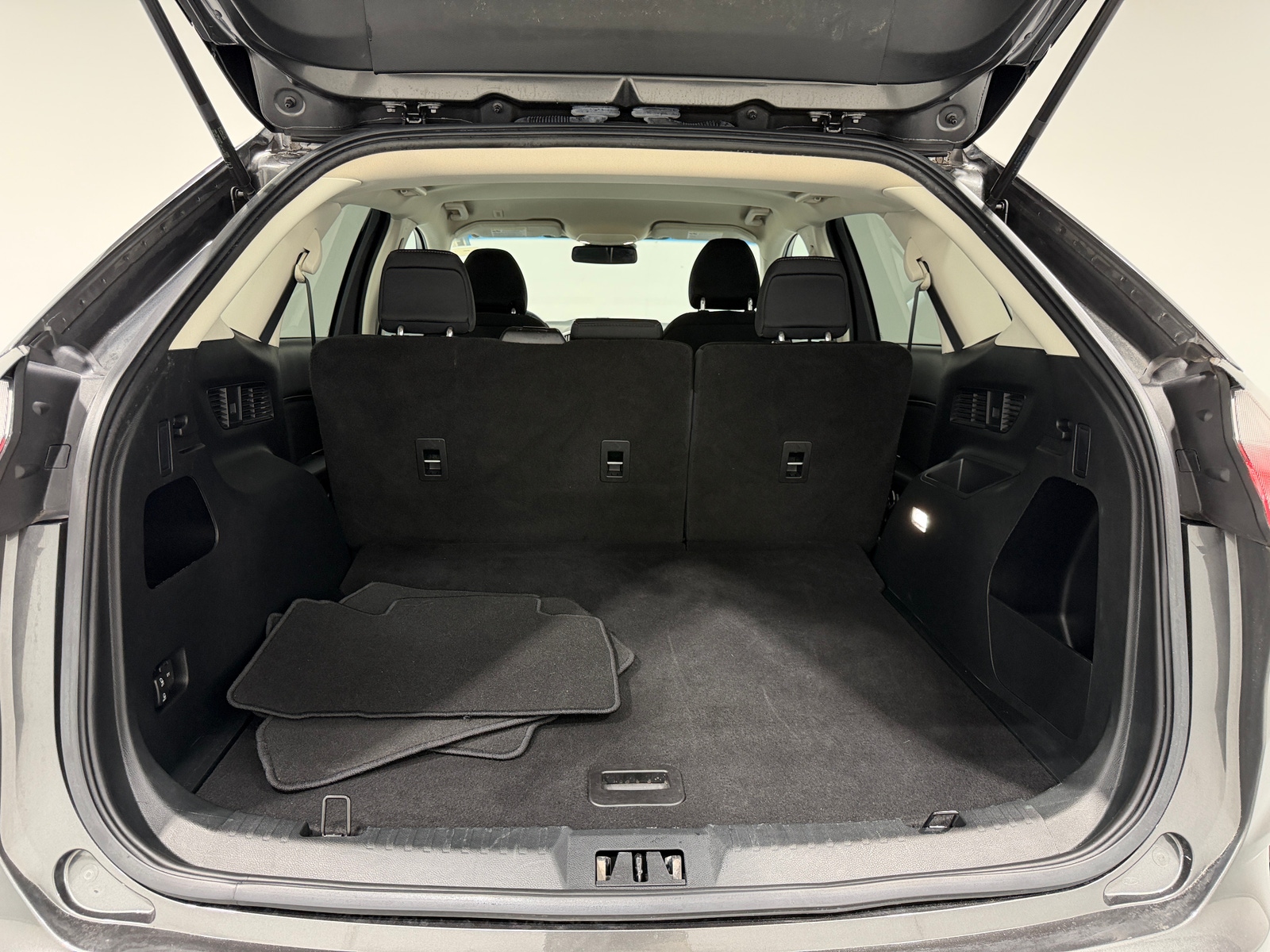 Thumbnail: 2019 Ford Edge - 6
