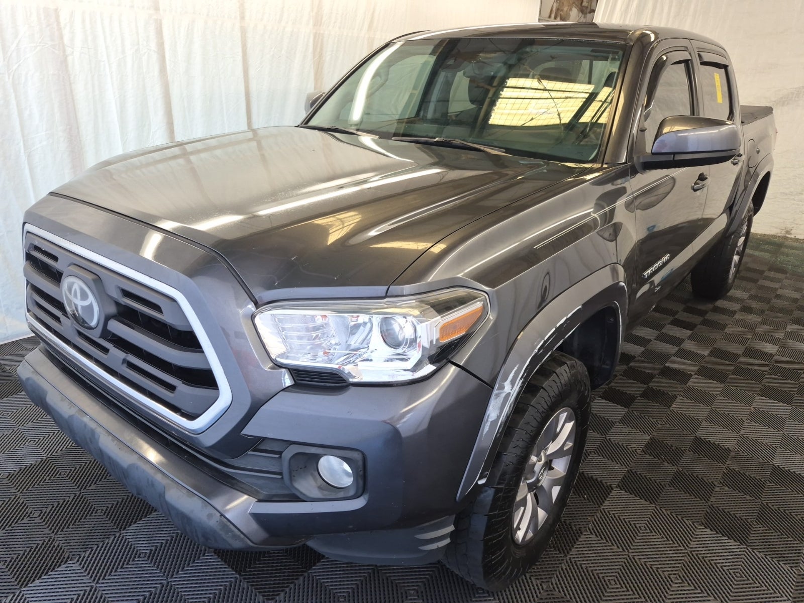 2019 Toyota Tacoma SR5 Double Cab 5' Bed V6 At
