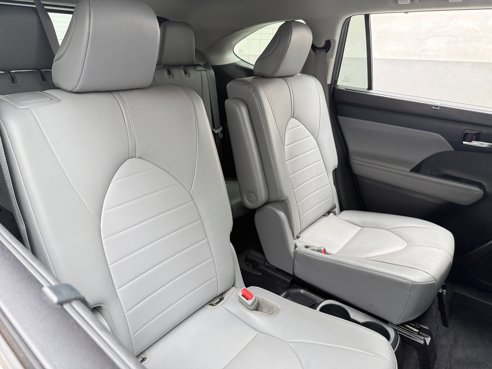 Thumbnail: 2021 Toyota Highlander - 6