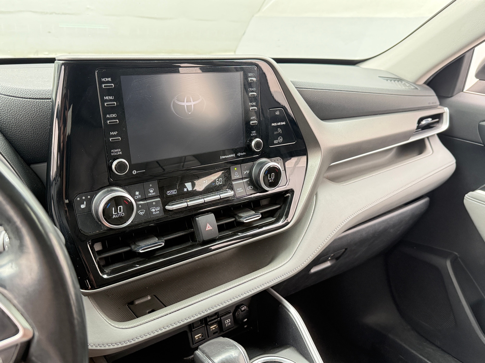 Thumbnail: 2021 Toyota Highlander - 4