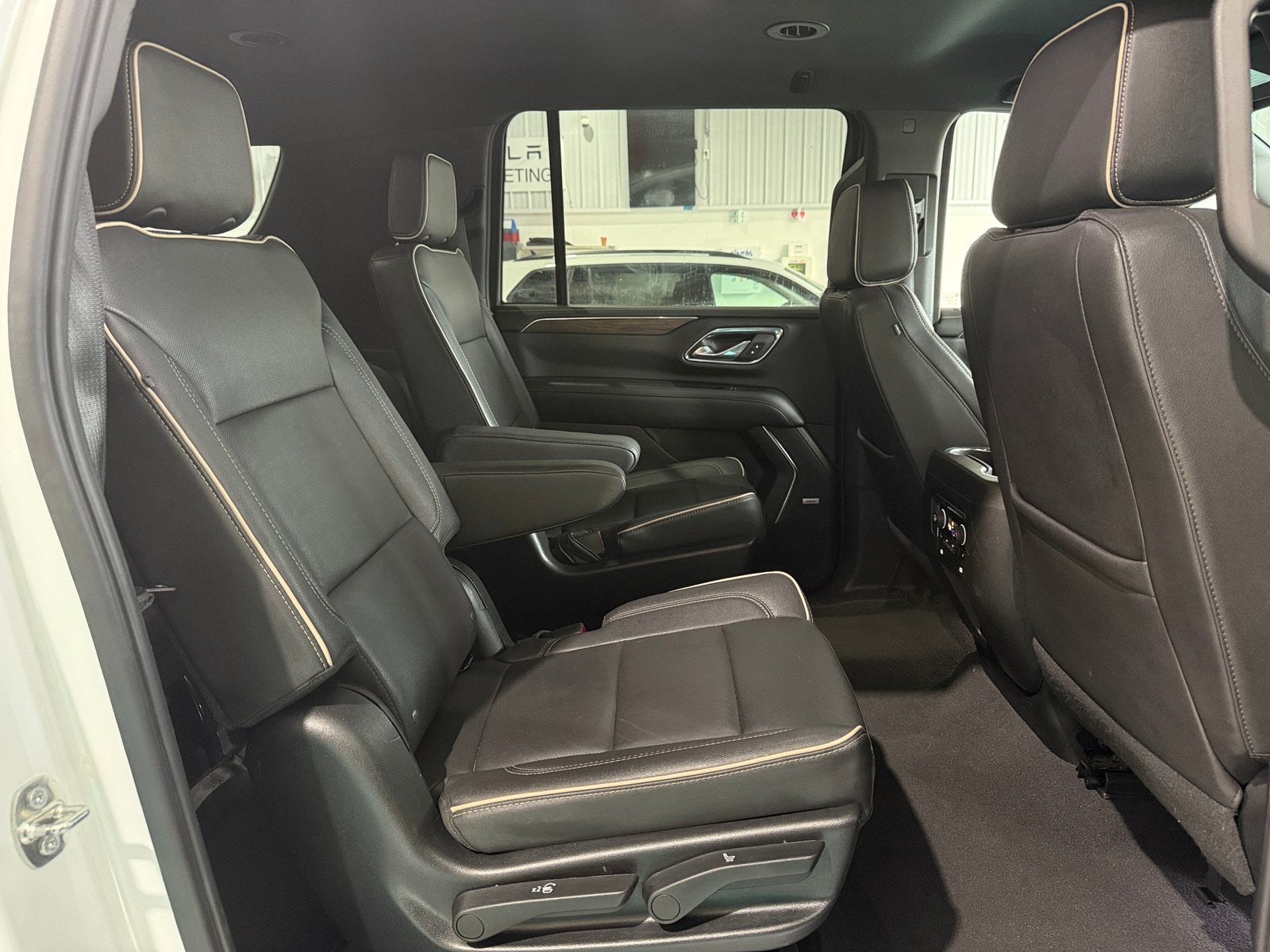 Thumbnail: 2023 Chevrolet Suburban - 4