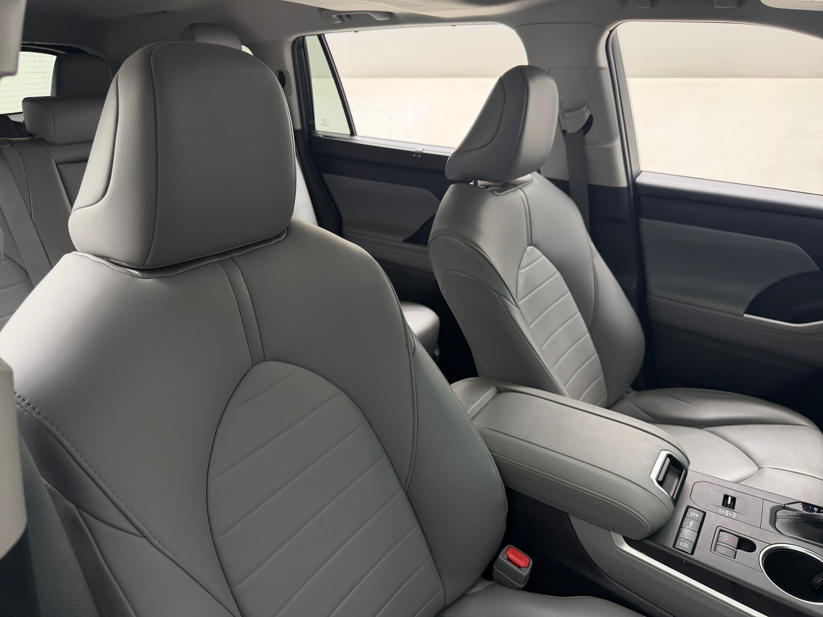 Thumbnail: 2021 Toyota Highlander - 2