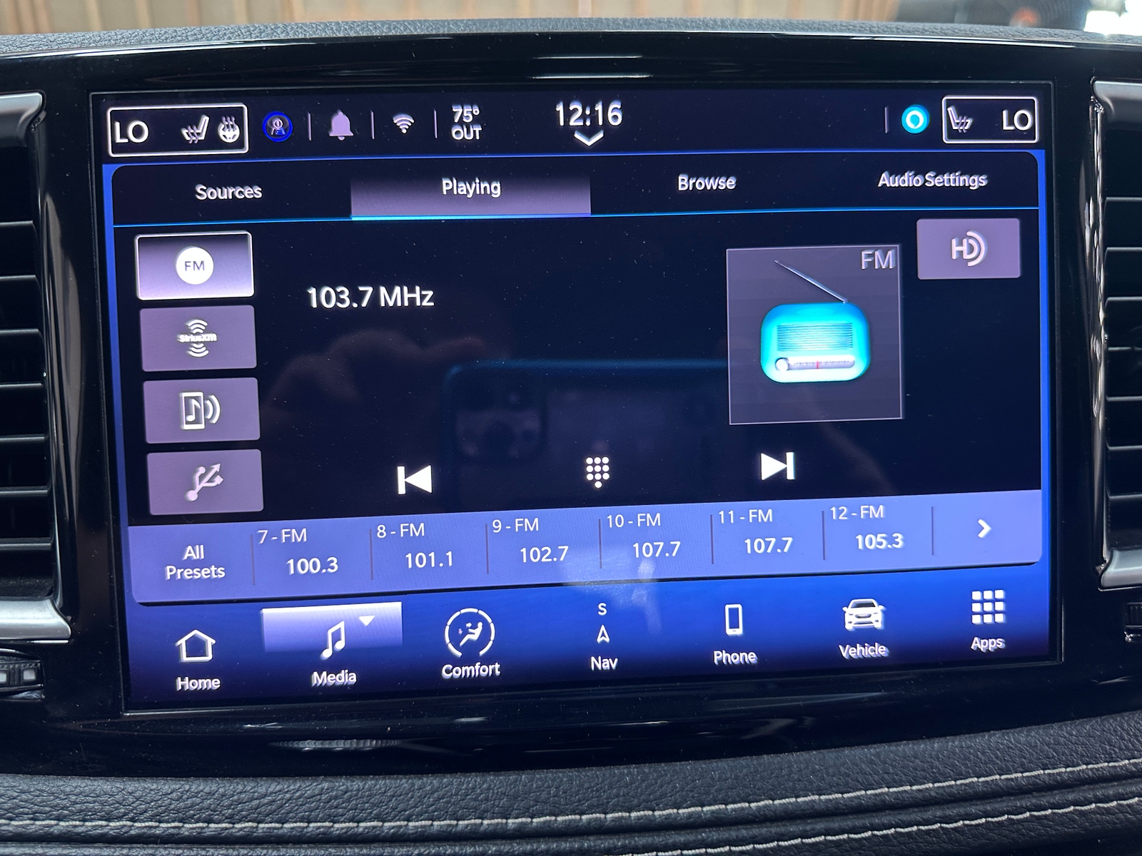 Thumbnail: 2022 Chrysler Pacifica - 3