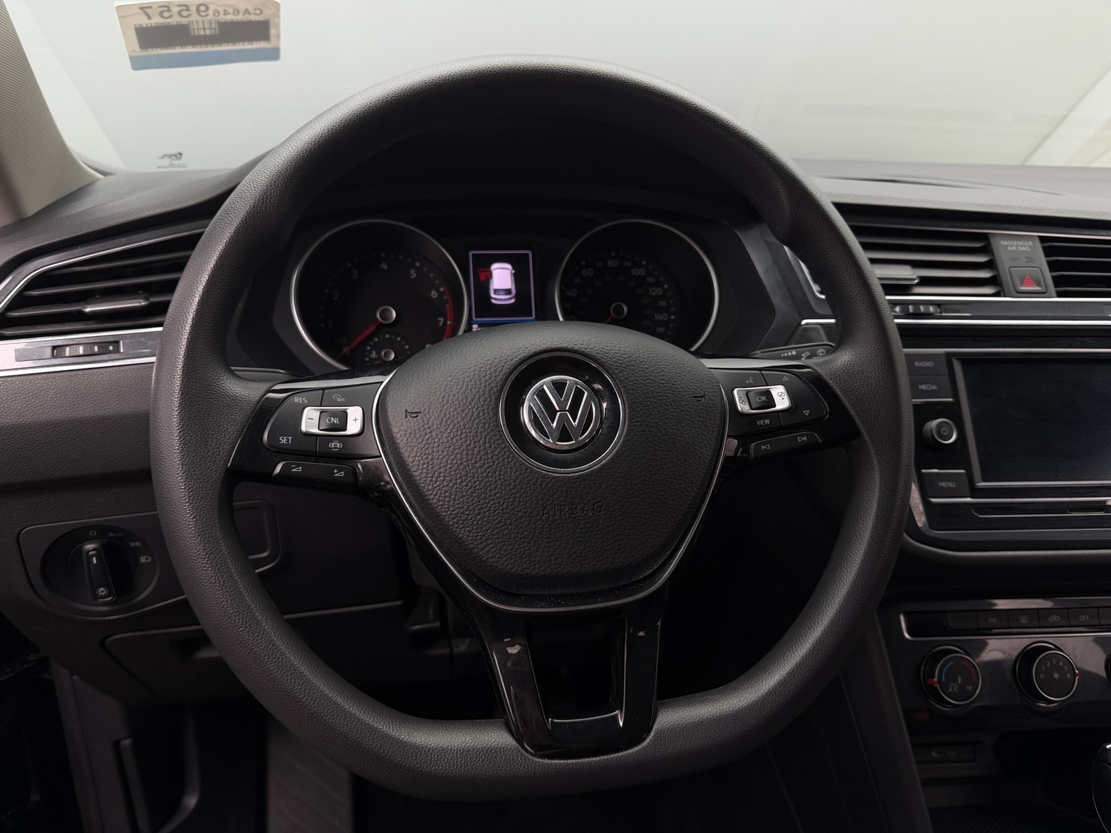 Thumbnail: 2021 Volkswagen Tiguan - 5