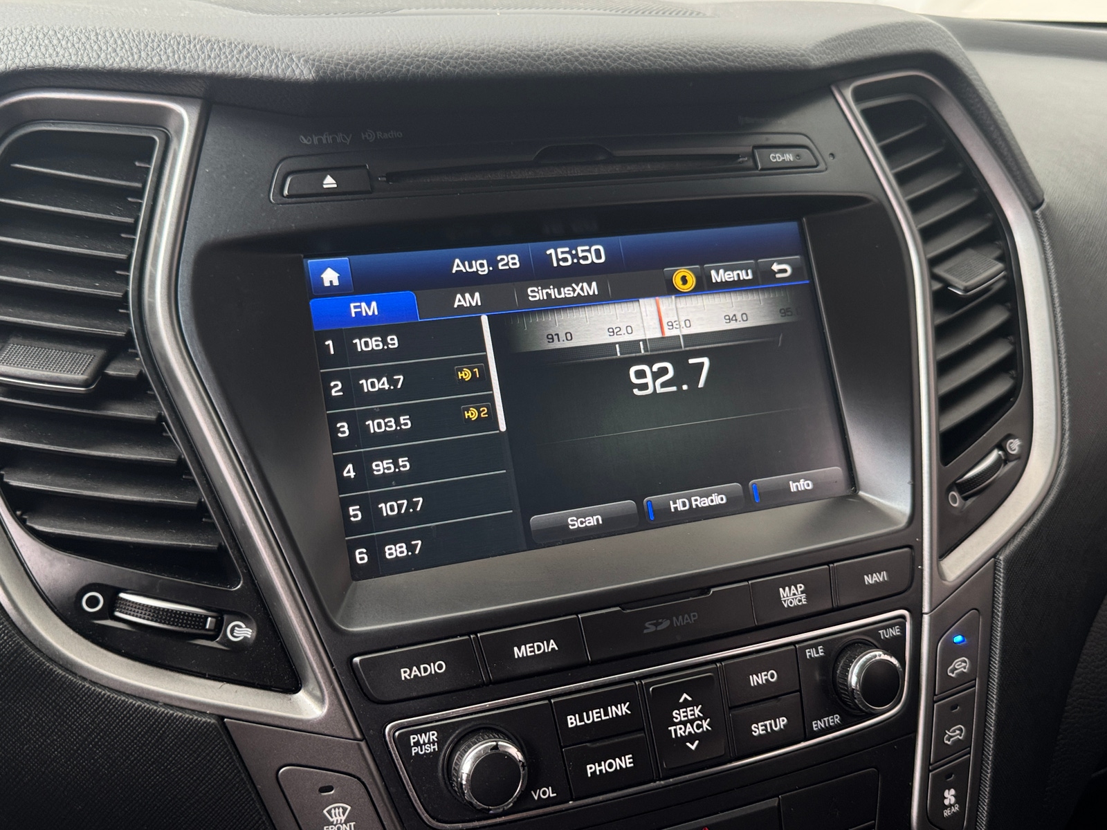 Thumbnail: 2018 Hyundai Santa Fe - 3