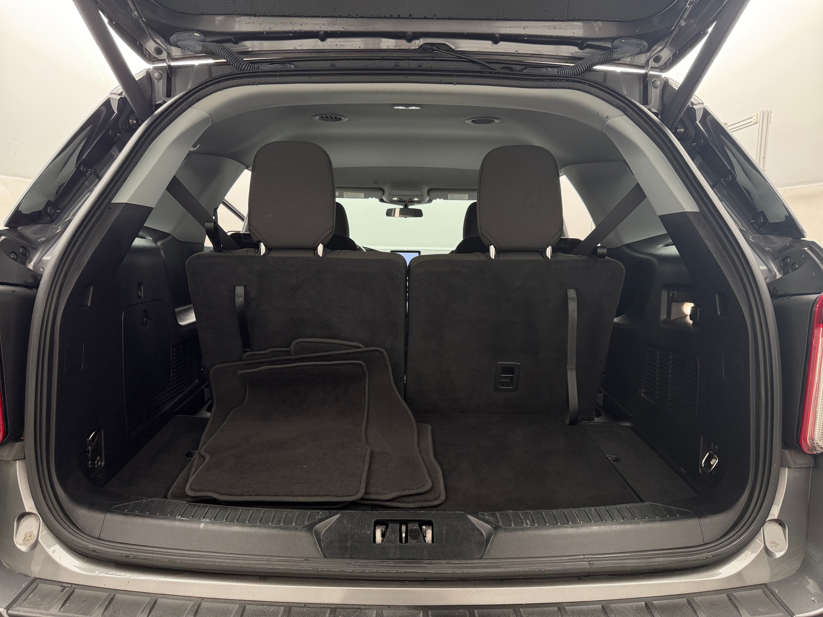 Thumbnail: 2021 Ford Explorer - 6