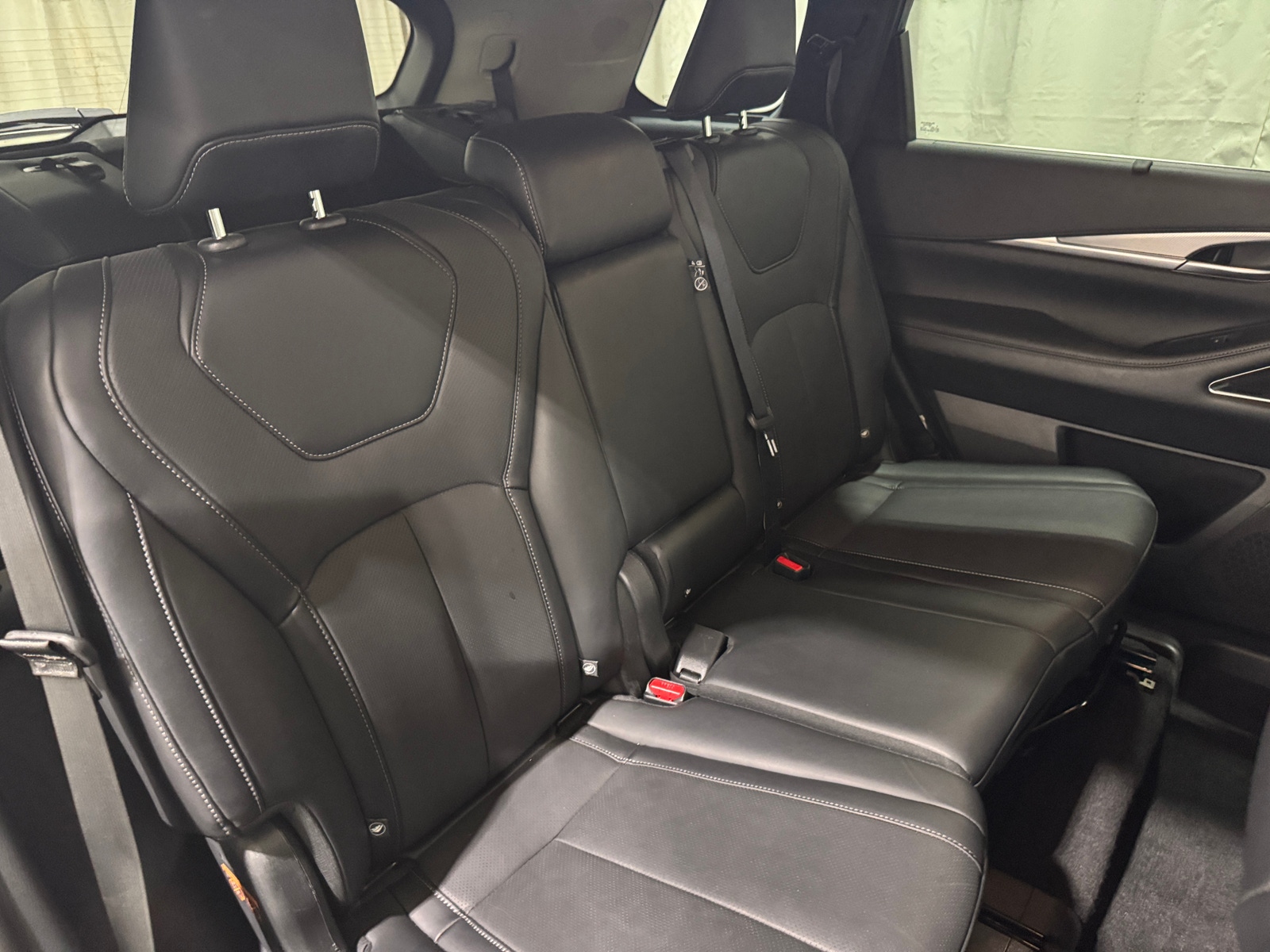 Thumbnail: 2026 INFINITI QX60 - 4
