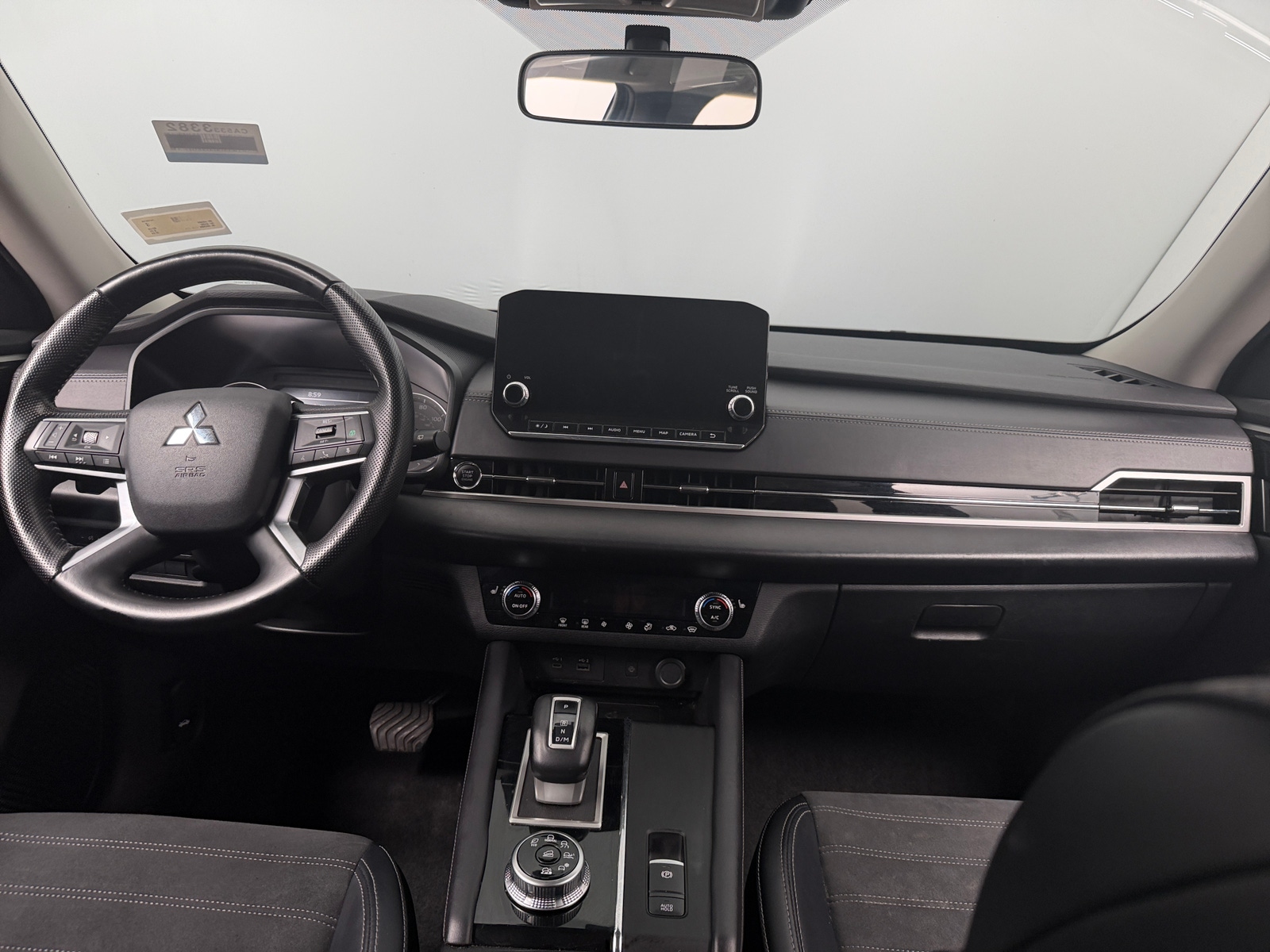 Thumbnail: 2024 Mitsubishi Outlander - 2