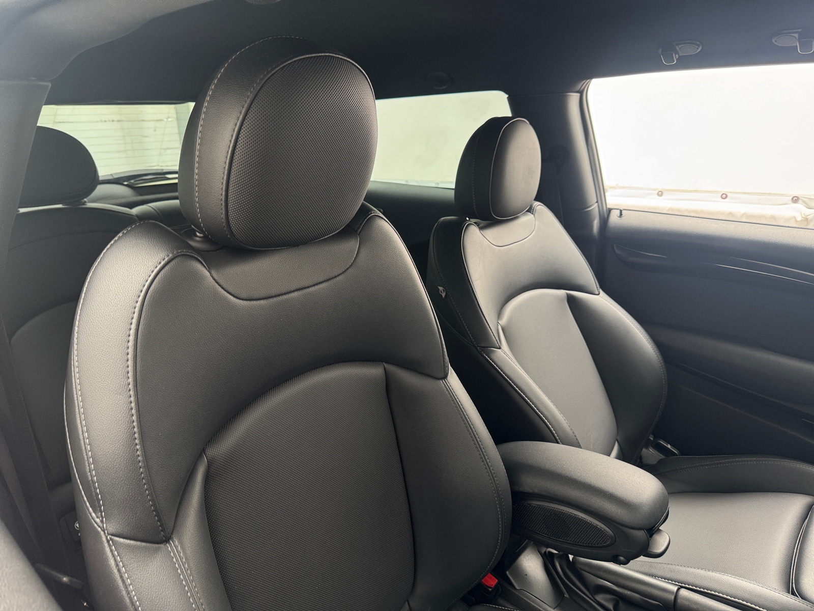 Thumbnail: 2015 MINI Cooper Hardtop - 2