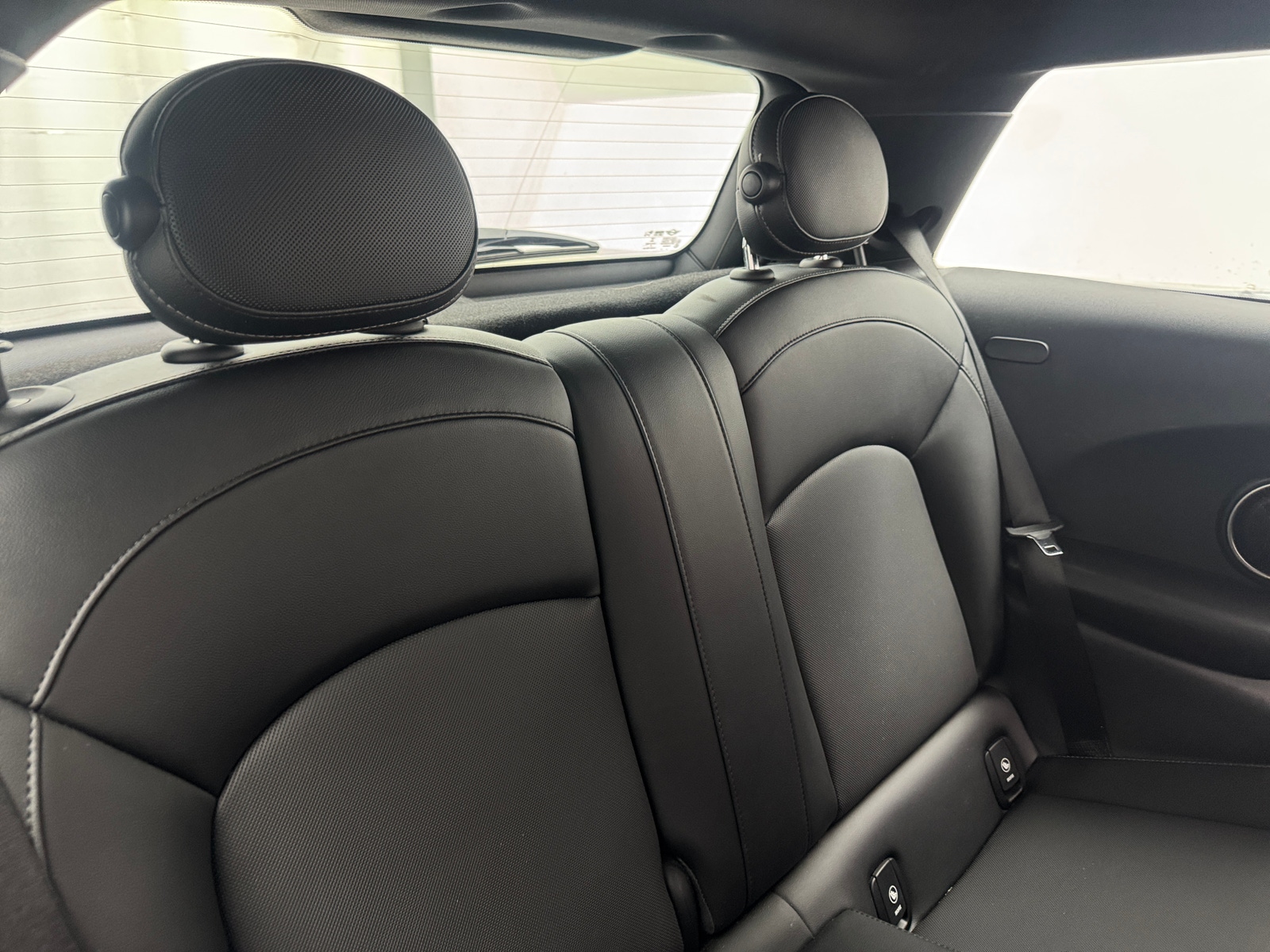 Thumbnail: 2015 MINI Cooper Hardtop - 6