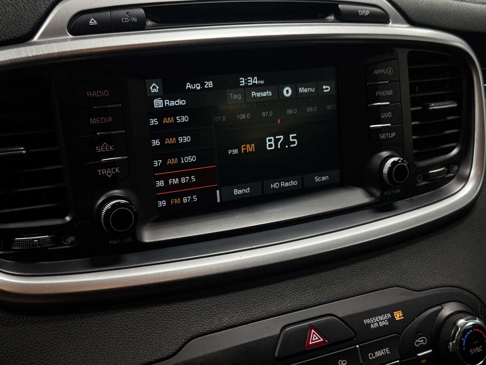Thumbnail: 2017 Kia Sorento - 4