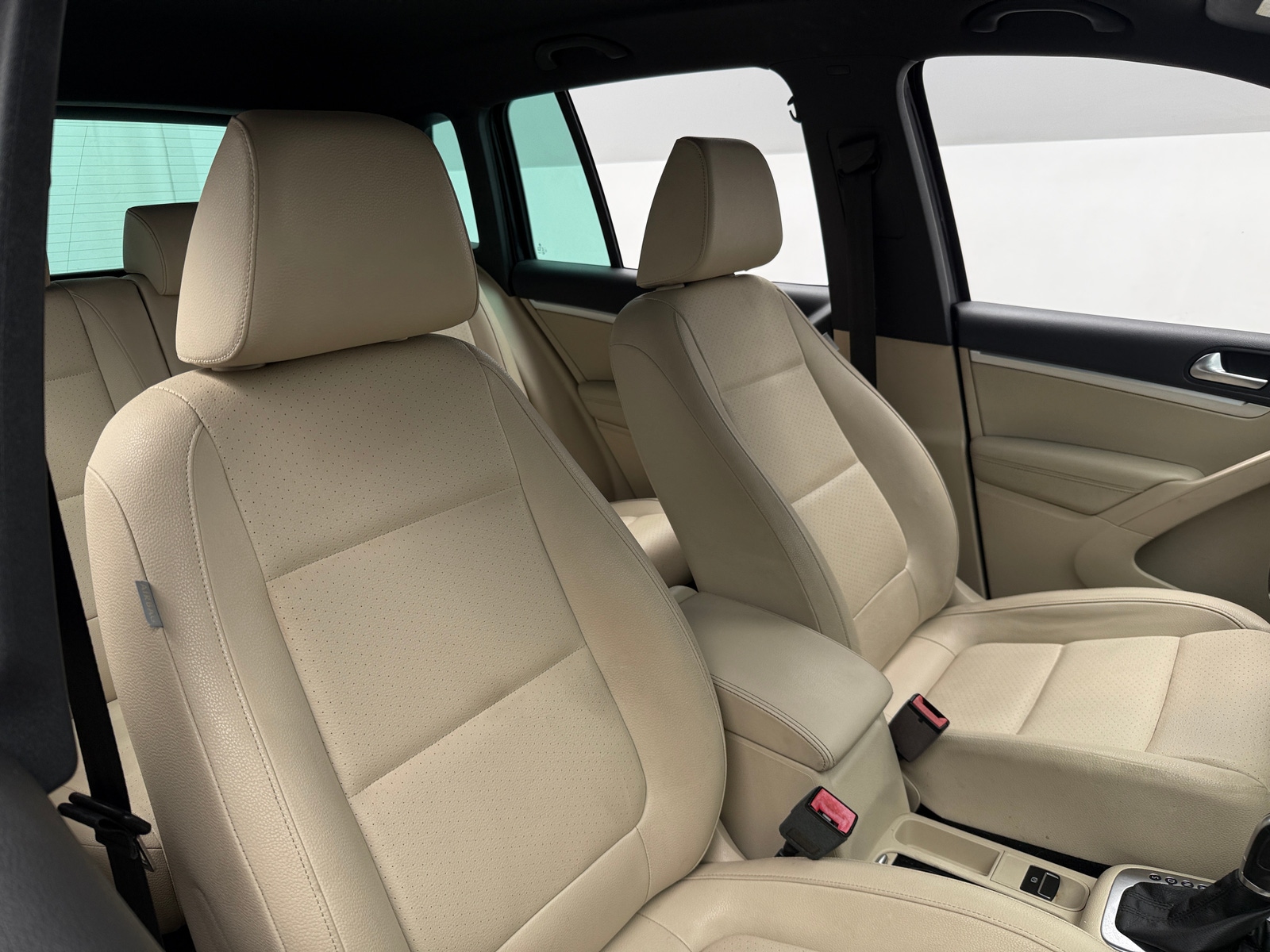 Thumbnail: 2016 Volkswagen Tiguan - 2