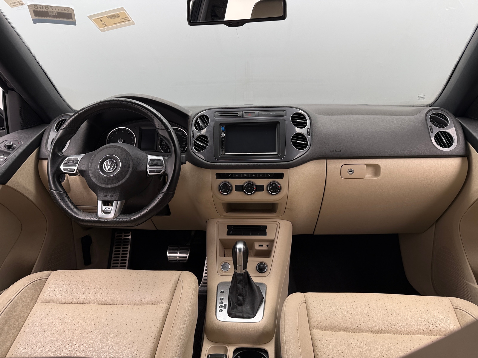 Thumbnail: 2016 Volkswagen Tiguan - 3