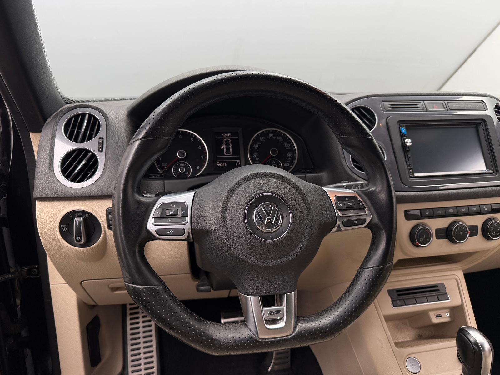 Thumbnail: 2016 Volkswagen Tiguan - 5
