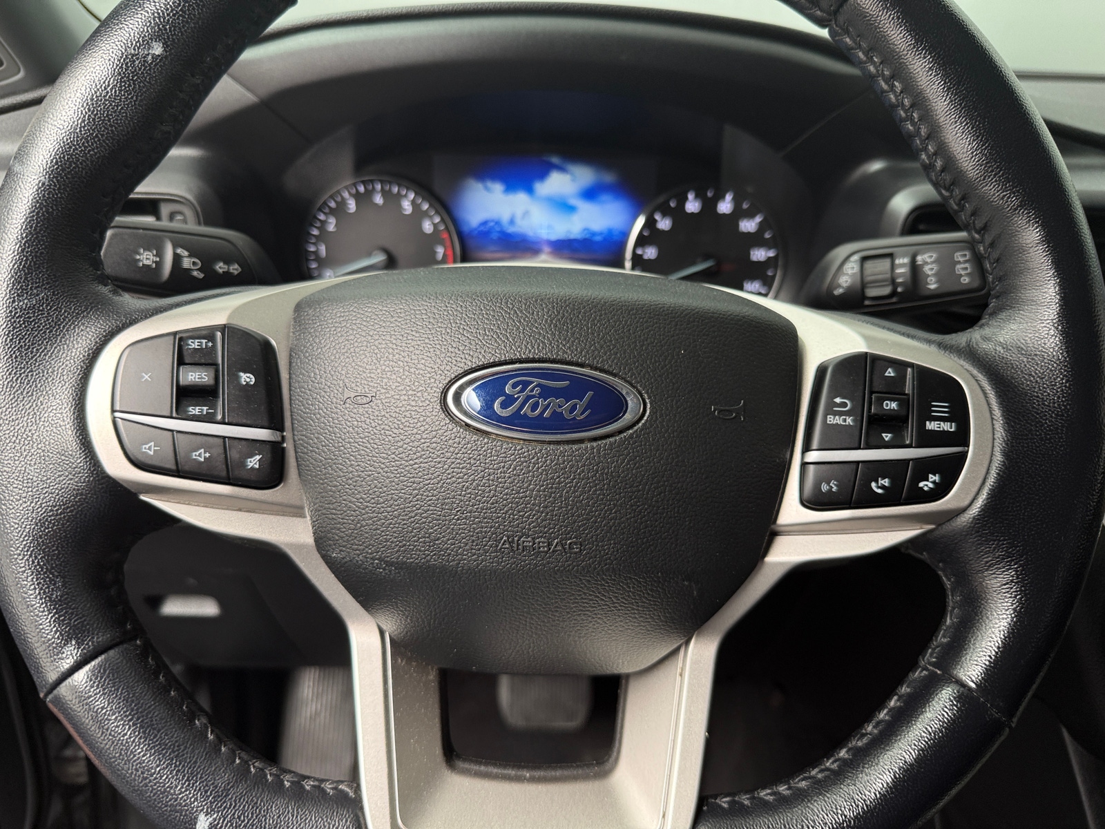 Thumbnail: 2022 Ford Explorer - 5