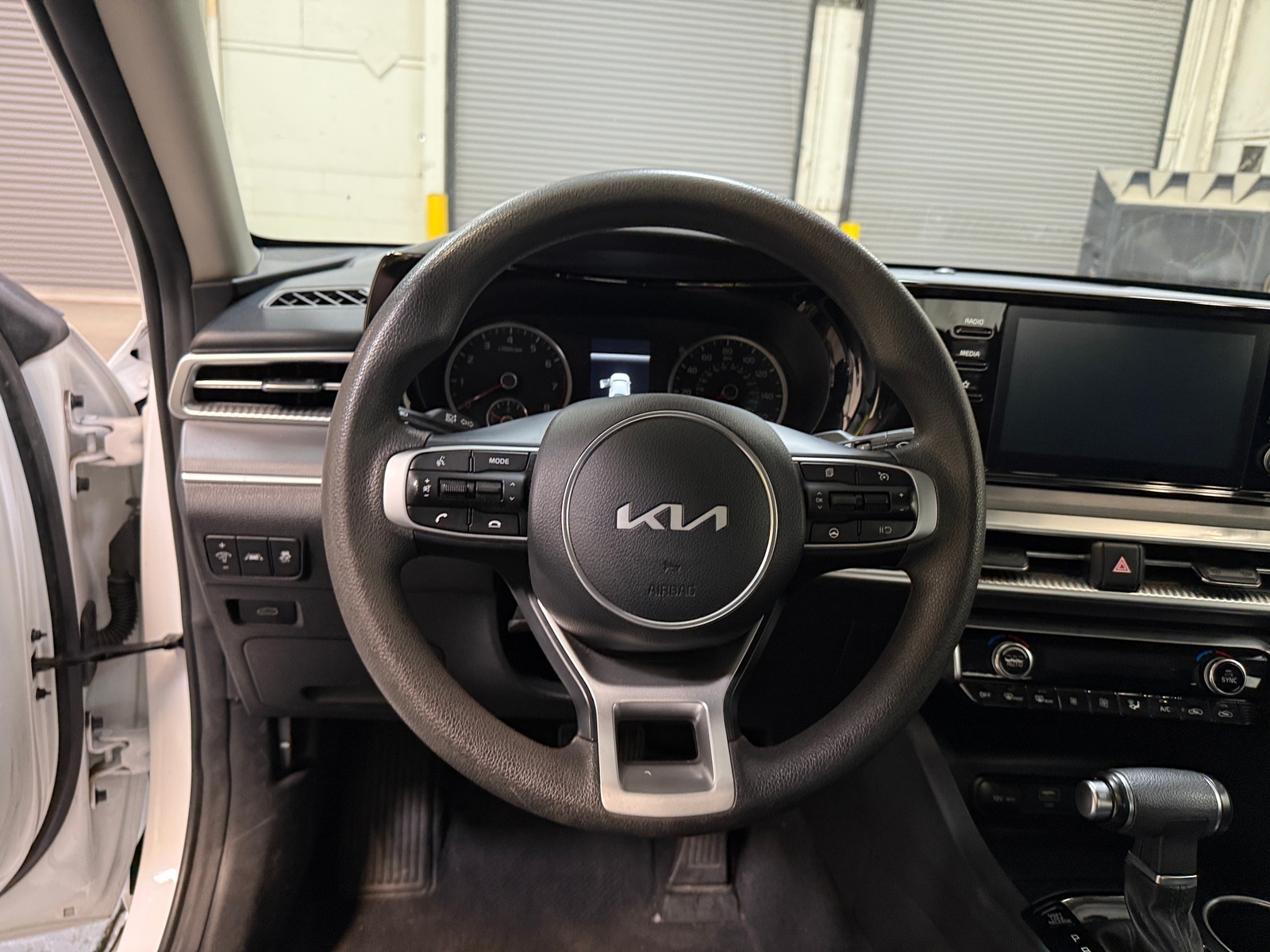 Thumbnail: 2023 Kia K5 - 5