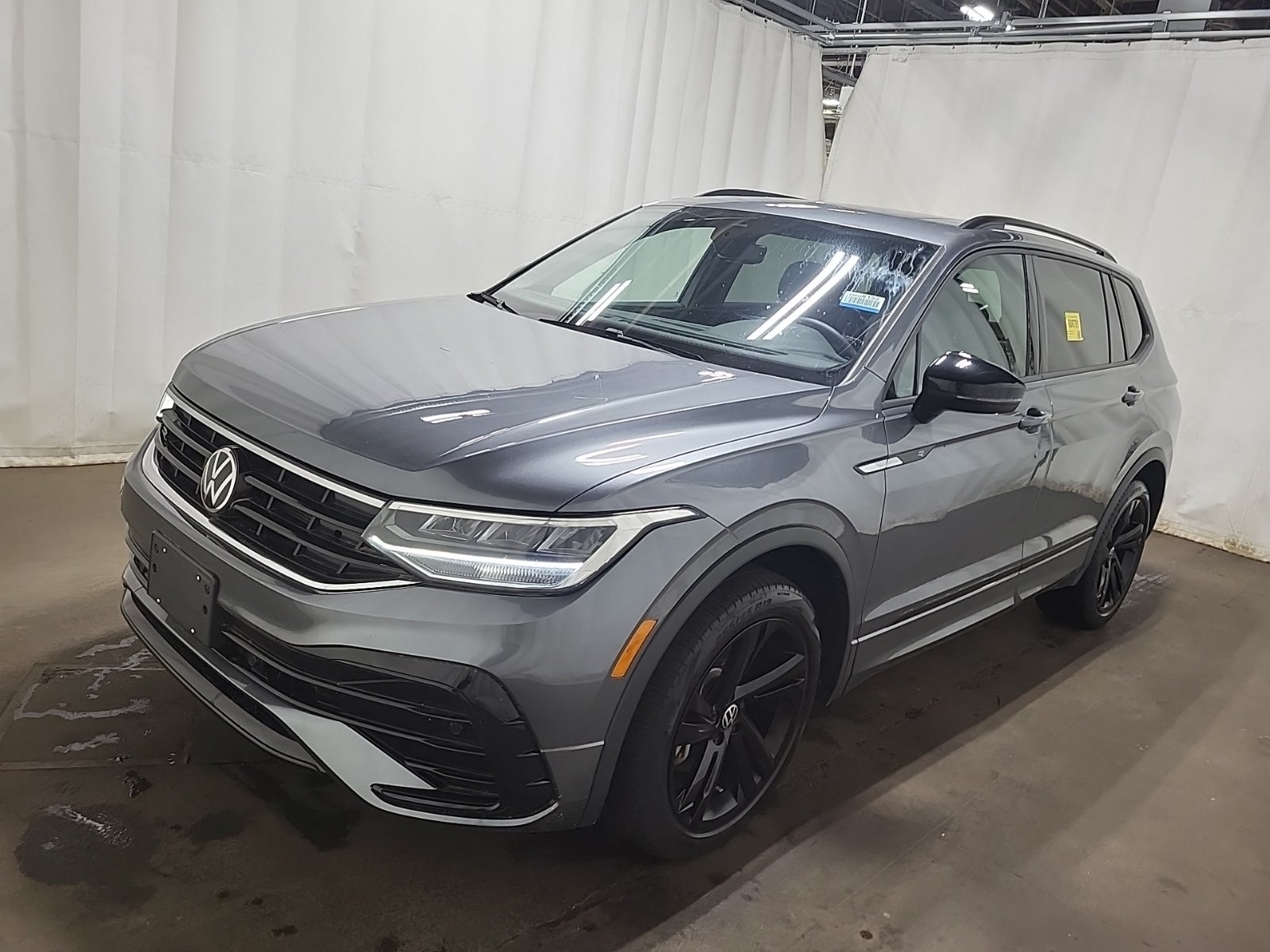2023 Volkswagen Tiguan SE R-Line Black